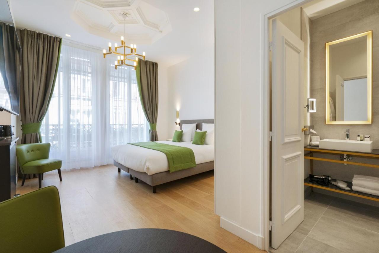Deluxe Double Room Balcony,1482153482:JPEG