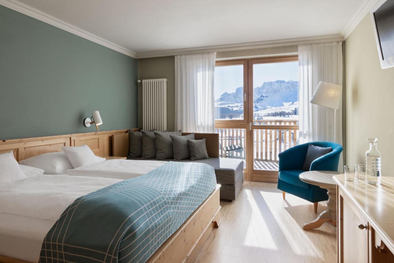 Superior Doppelzimmer mit Balkon und Bergblick