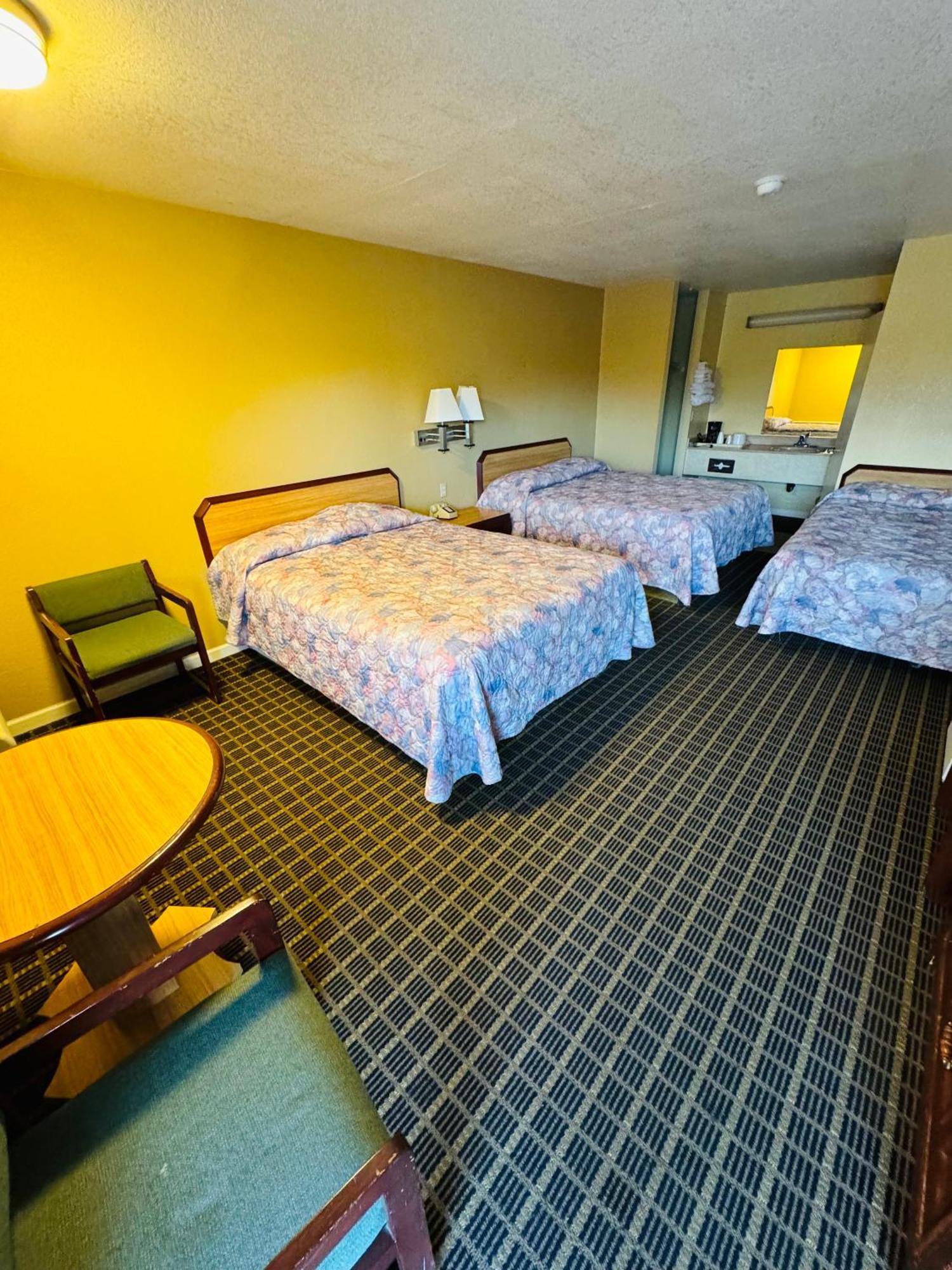 Basic Triple Room