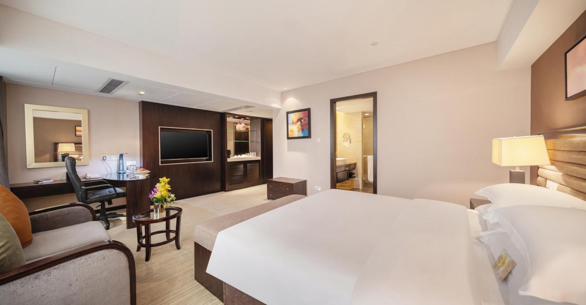 Imperial Queen Room