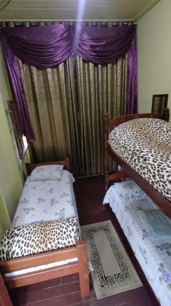 Quarto Individual com Banheiro Compartilhado