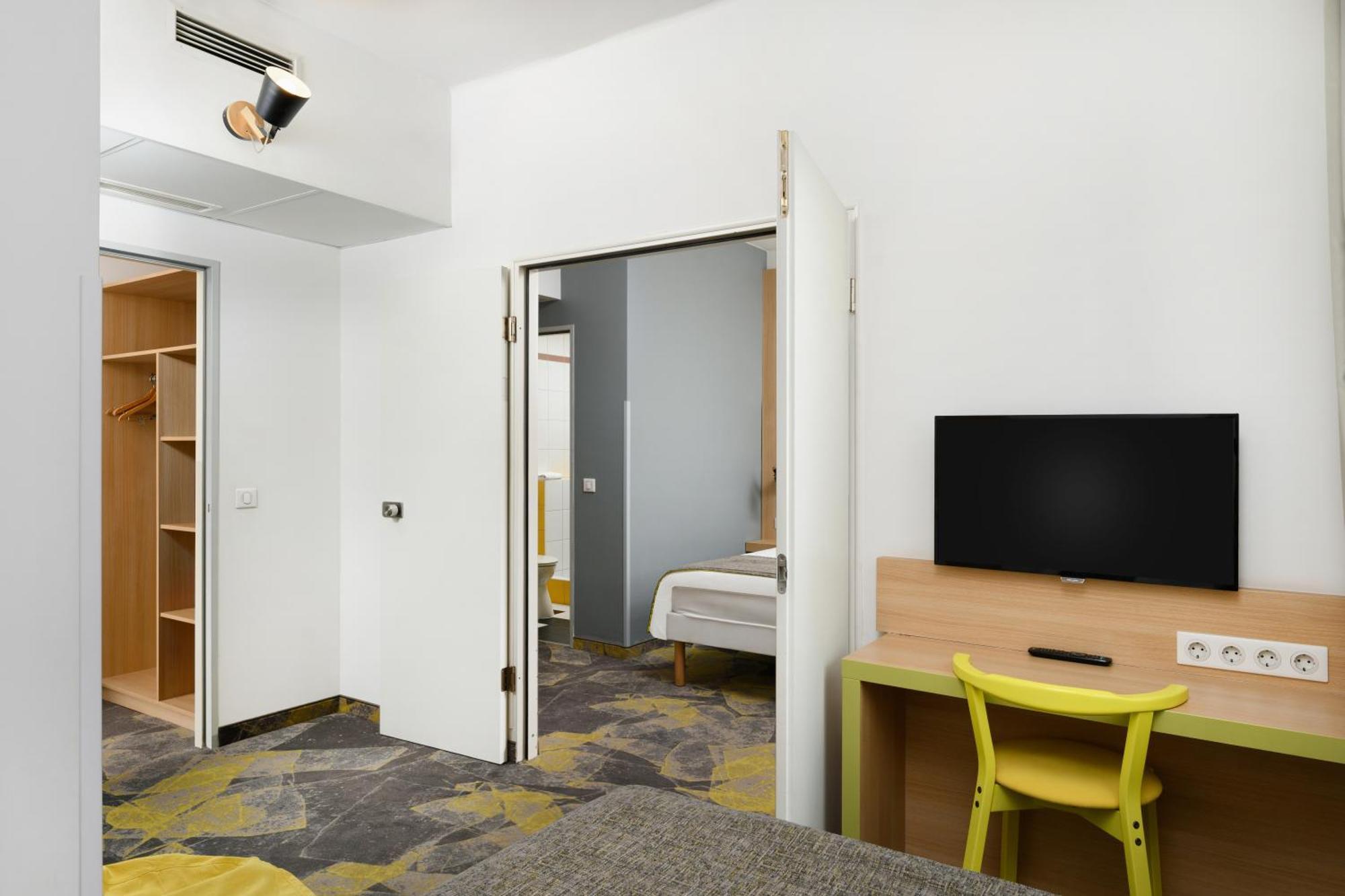 Chambre Familiale avec 1 Lit Double et 1 Lit Simple