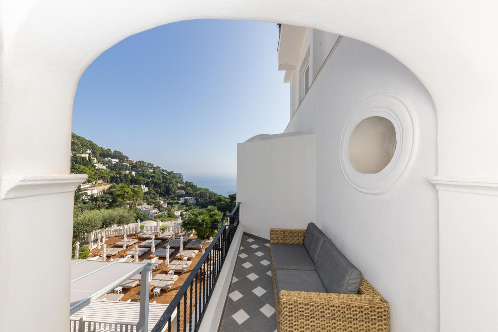 Double or Twin Room Partial Sea View