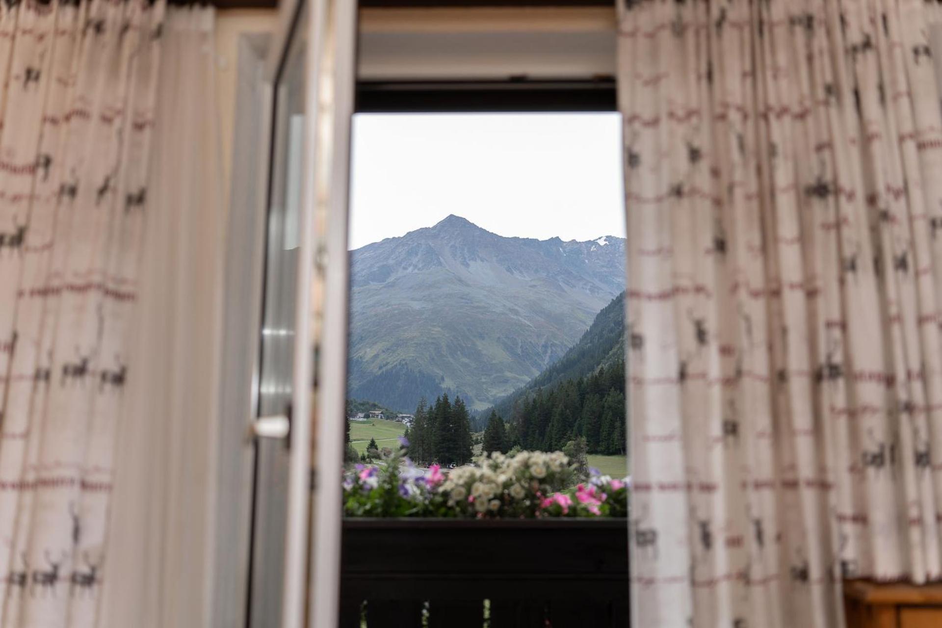 Apartment mit Balkon