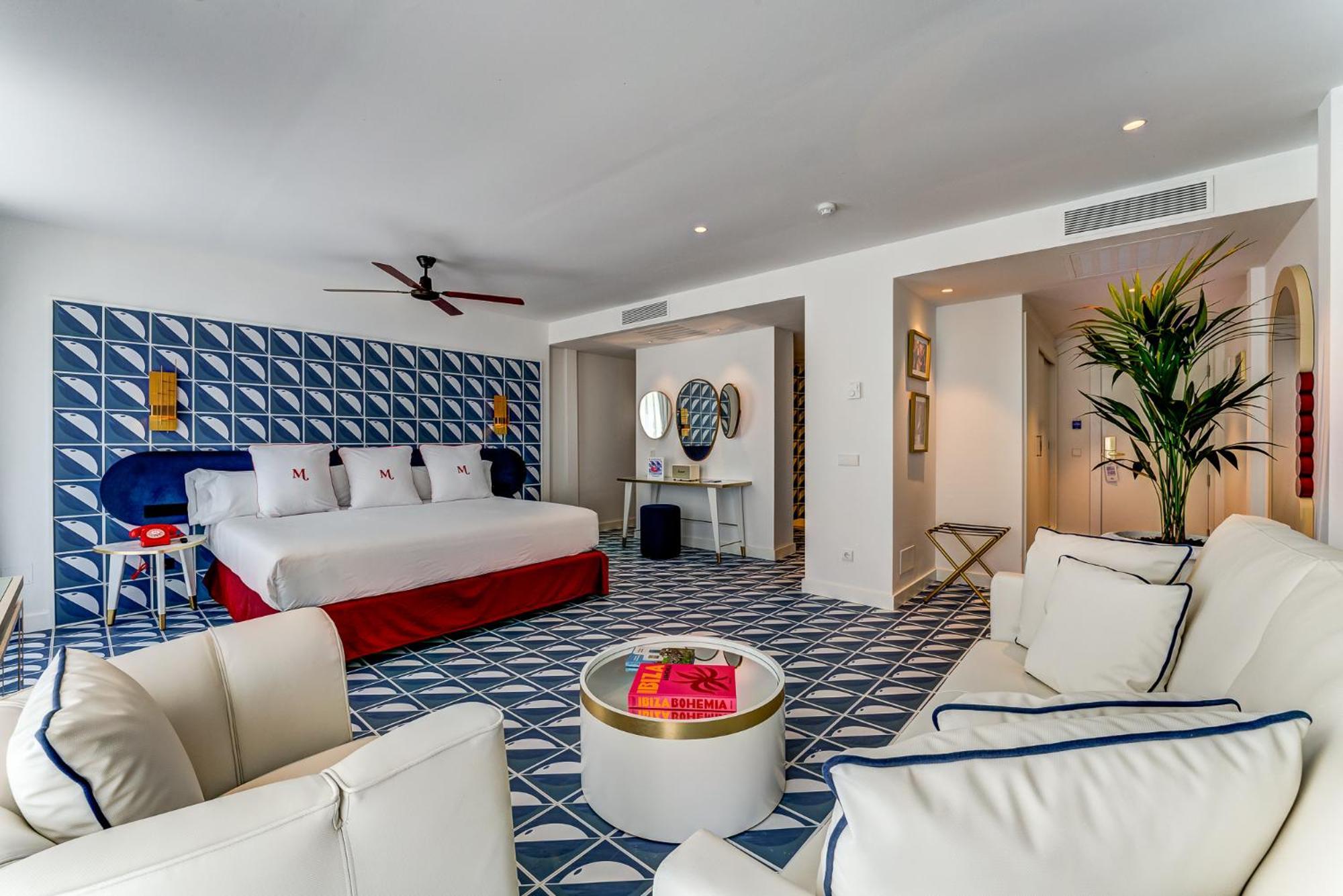 Suite Bello con terrazza sul tetto e vista mare - Omaggio a Ibiza