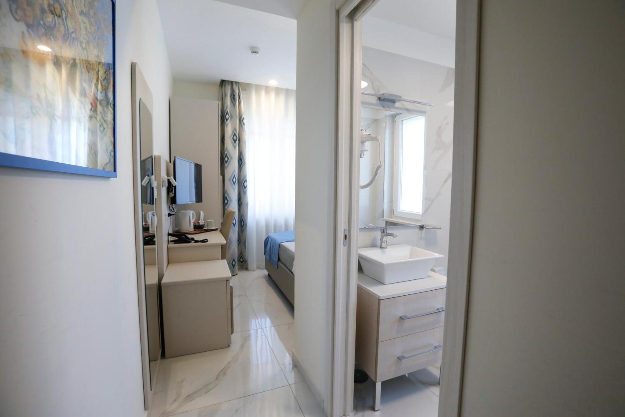 Small Single Room