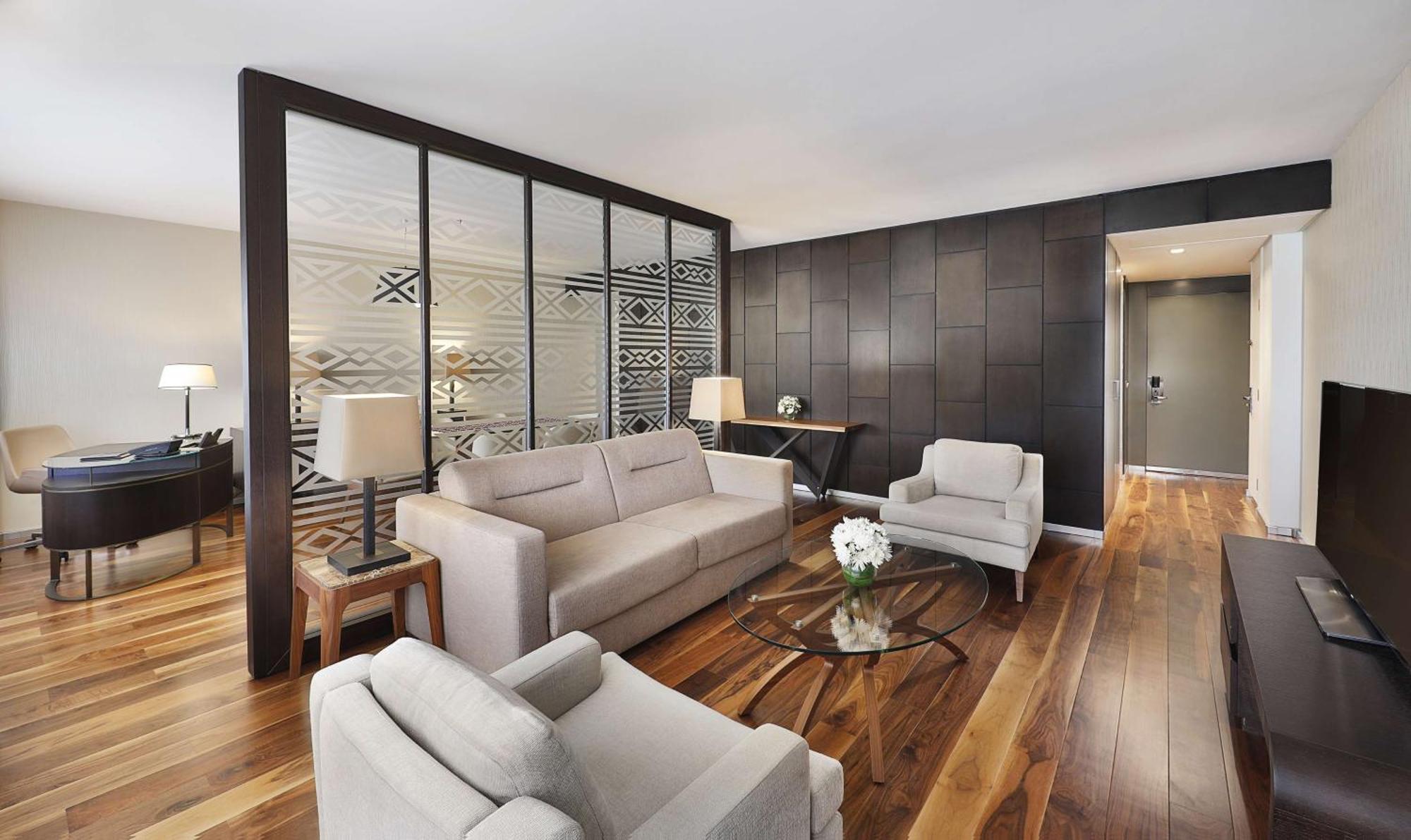 Chambre Lit King-Size Exécutive Ambassadeur avec 2 Lits Doubles
