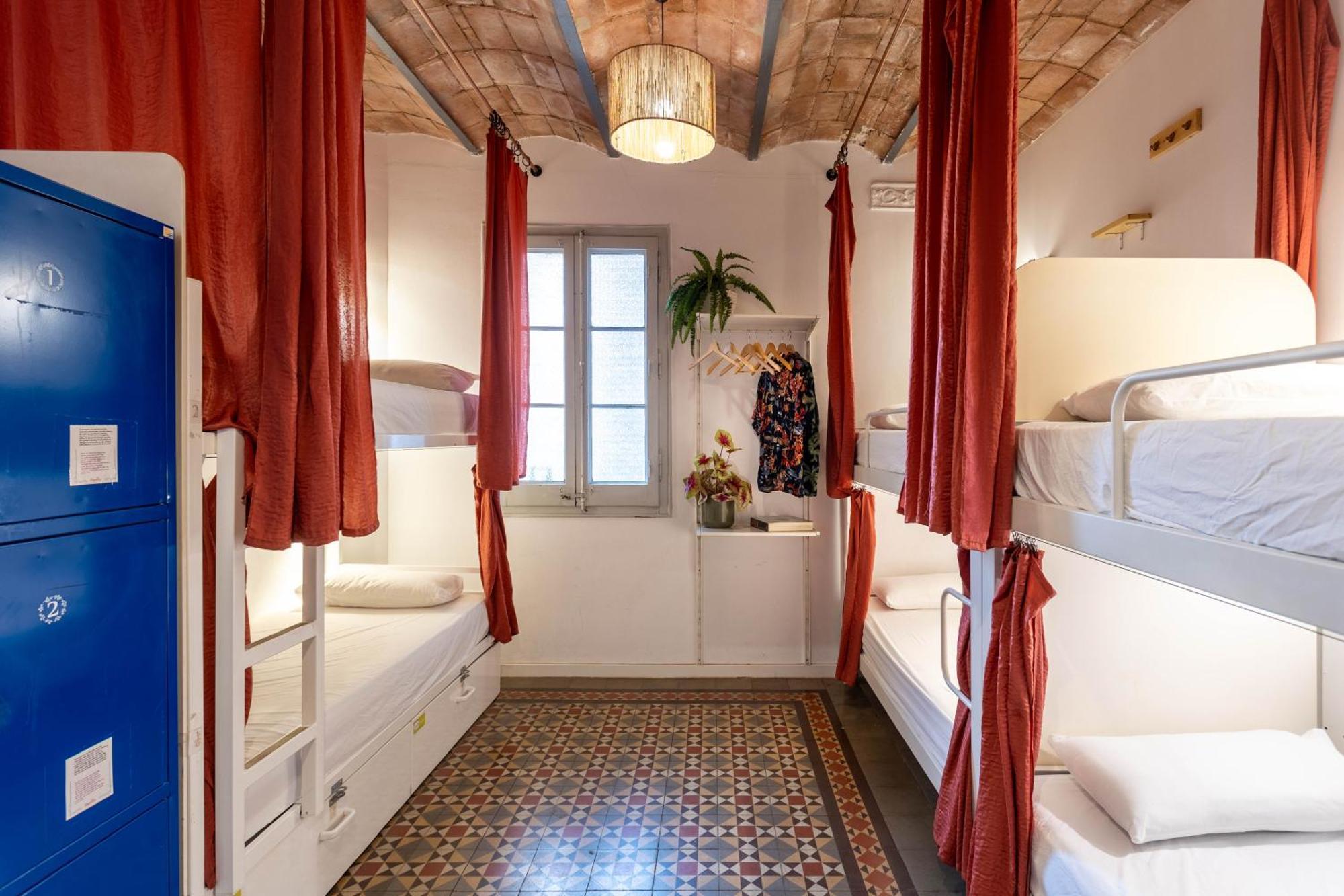 Bed 6-Bed Mixed Dormitory Room