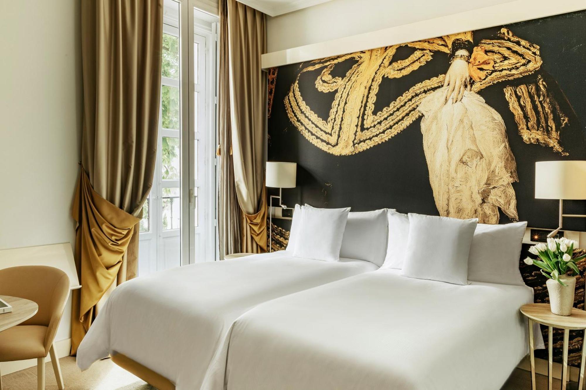 Deluxe Room,1556113231:JPEG