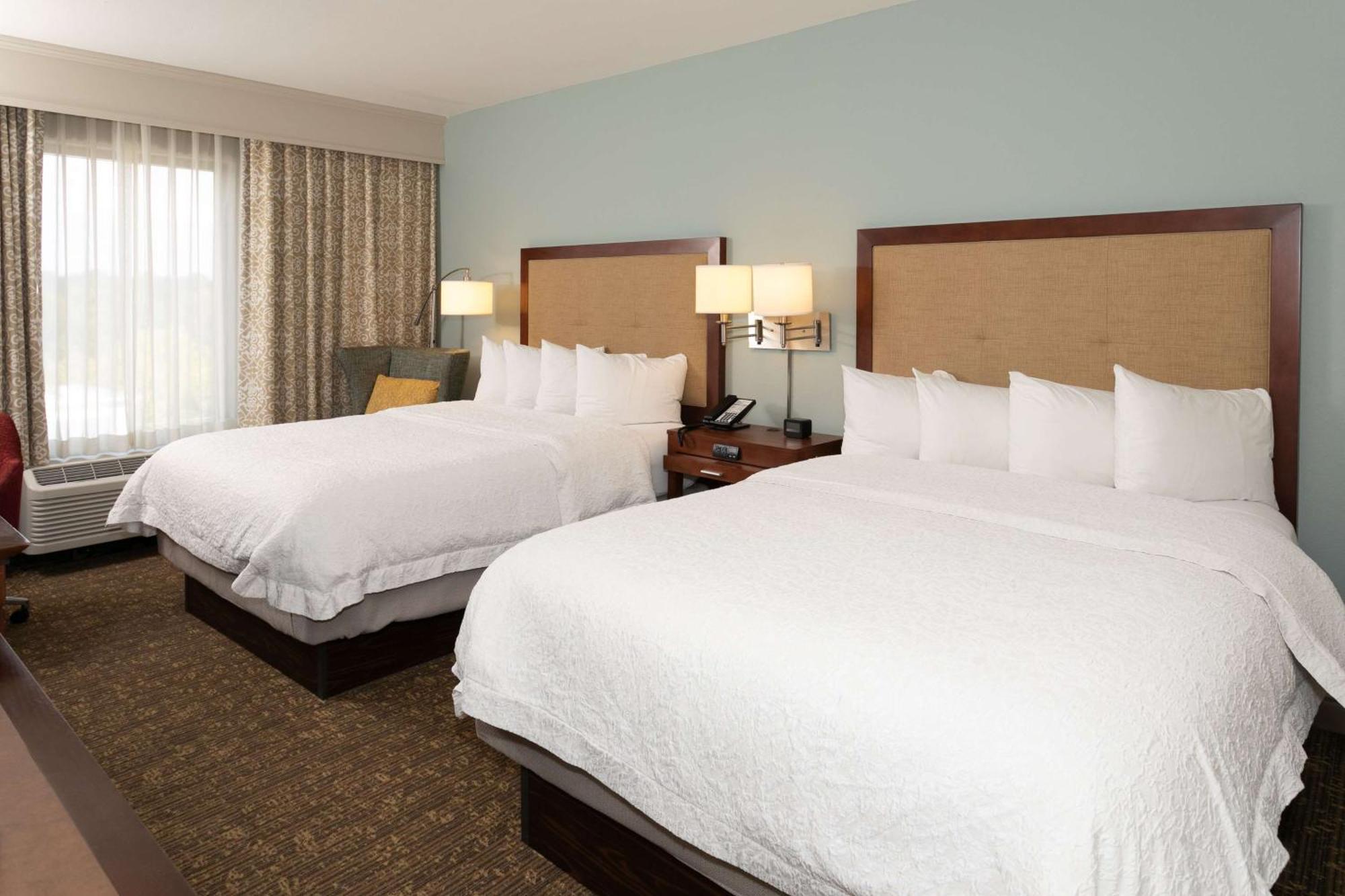 Queen Room with Two Queen Beds,1558050595:JPEG