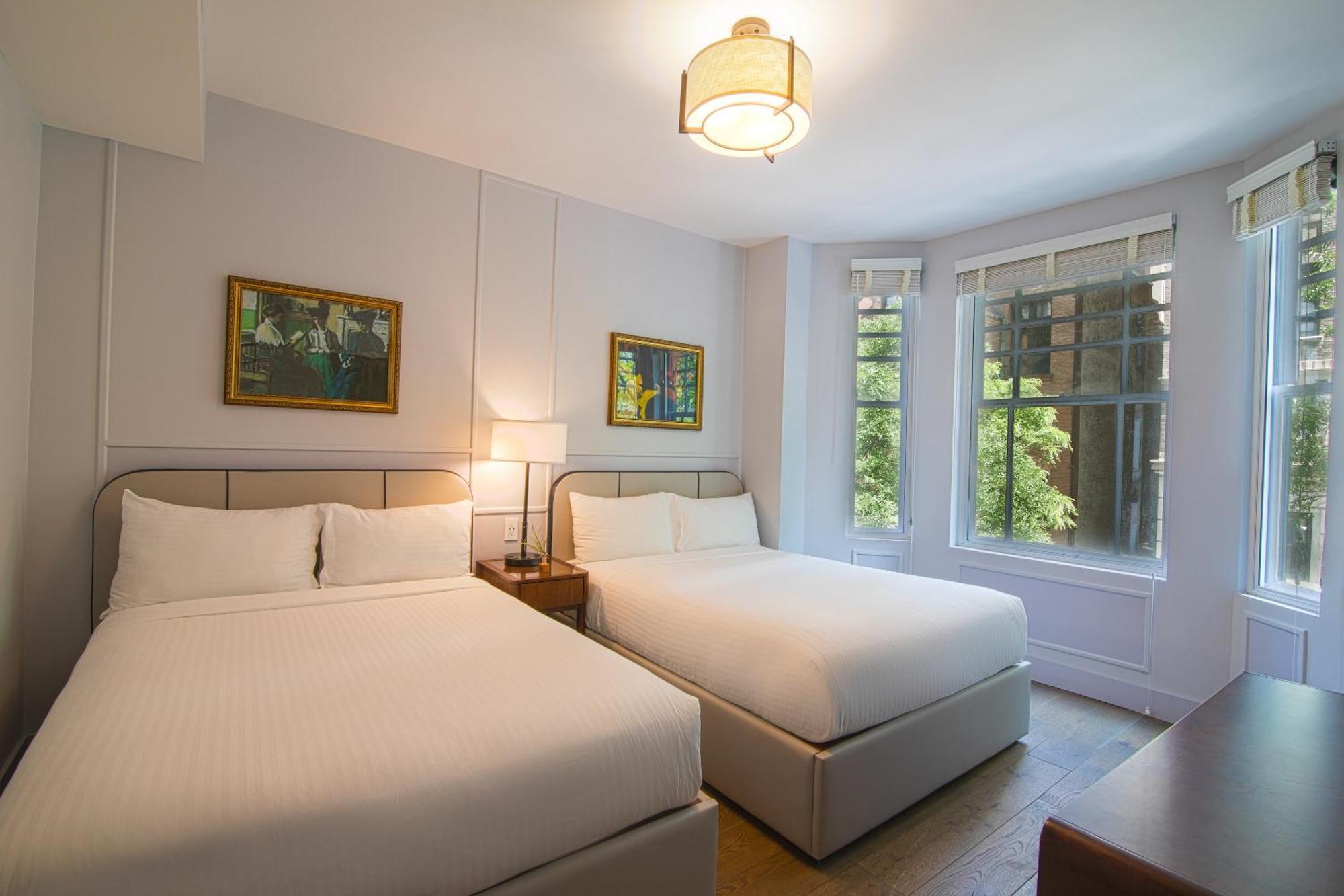 Deluxe 2 Queen Beds