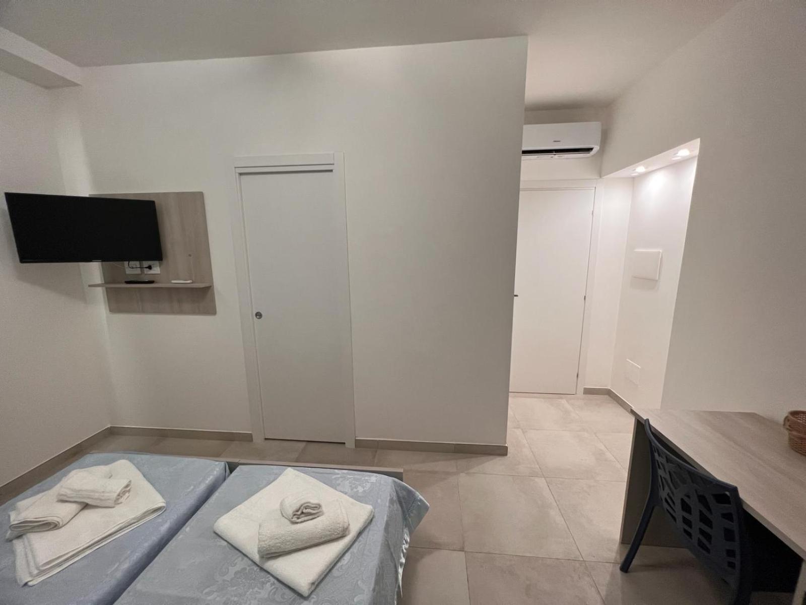 Economy Double or Twin Room,1564227028:JPEG