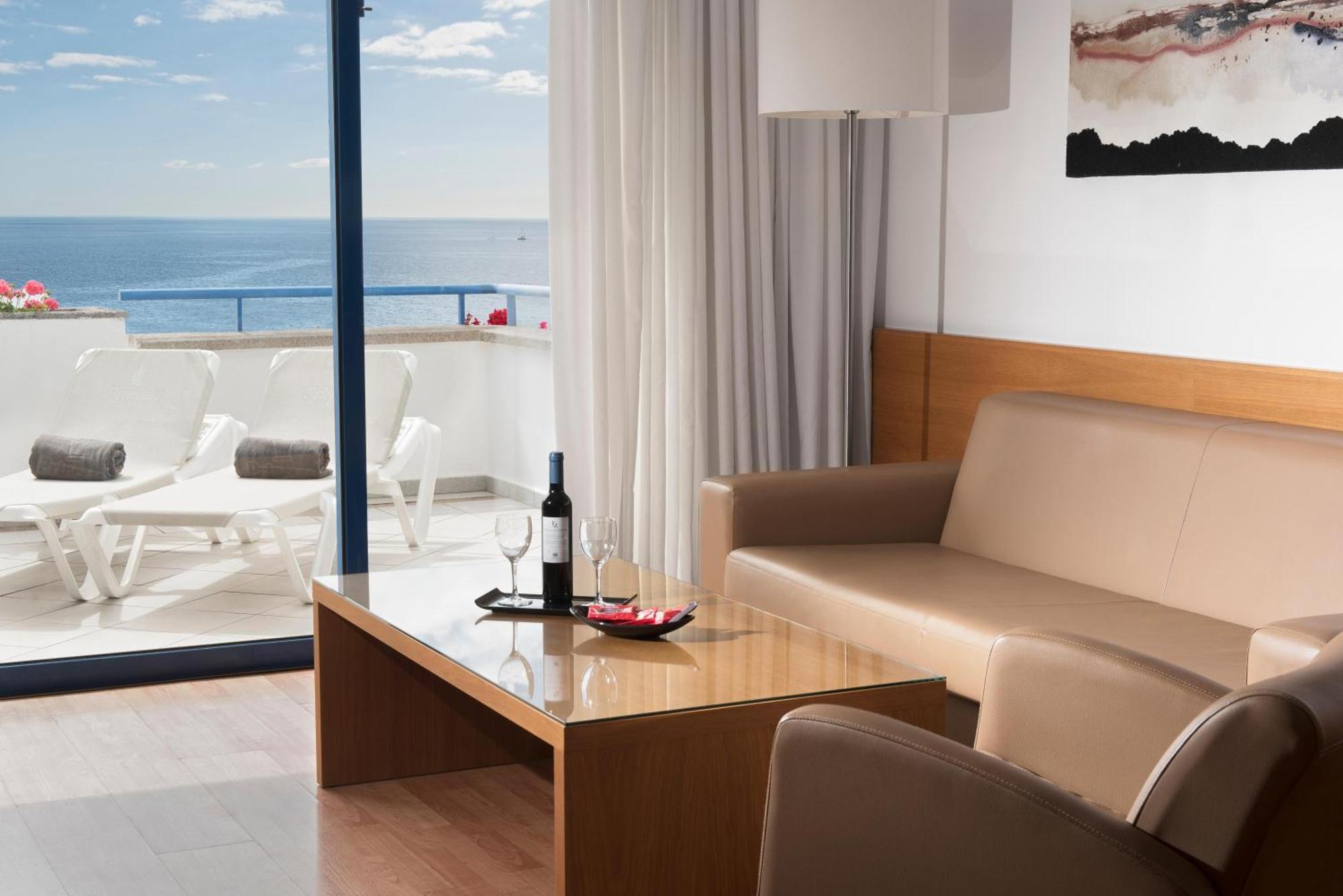 Suite Junior con vistas al mar (1 adulto)