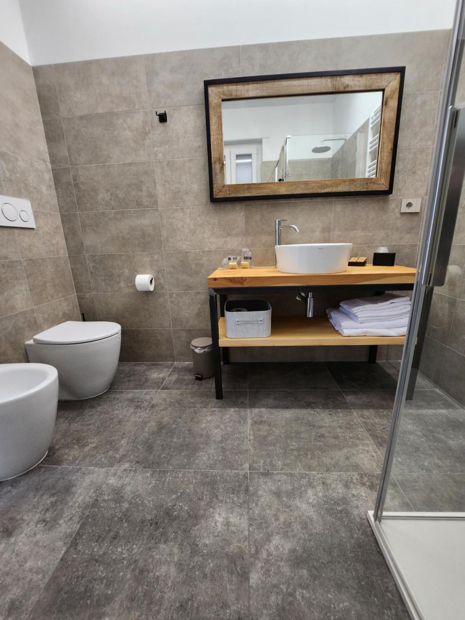 Camera Matrimoniale con Bagno Privato