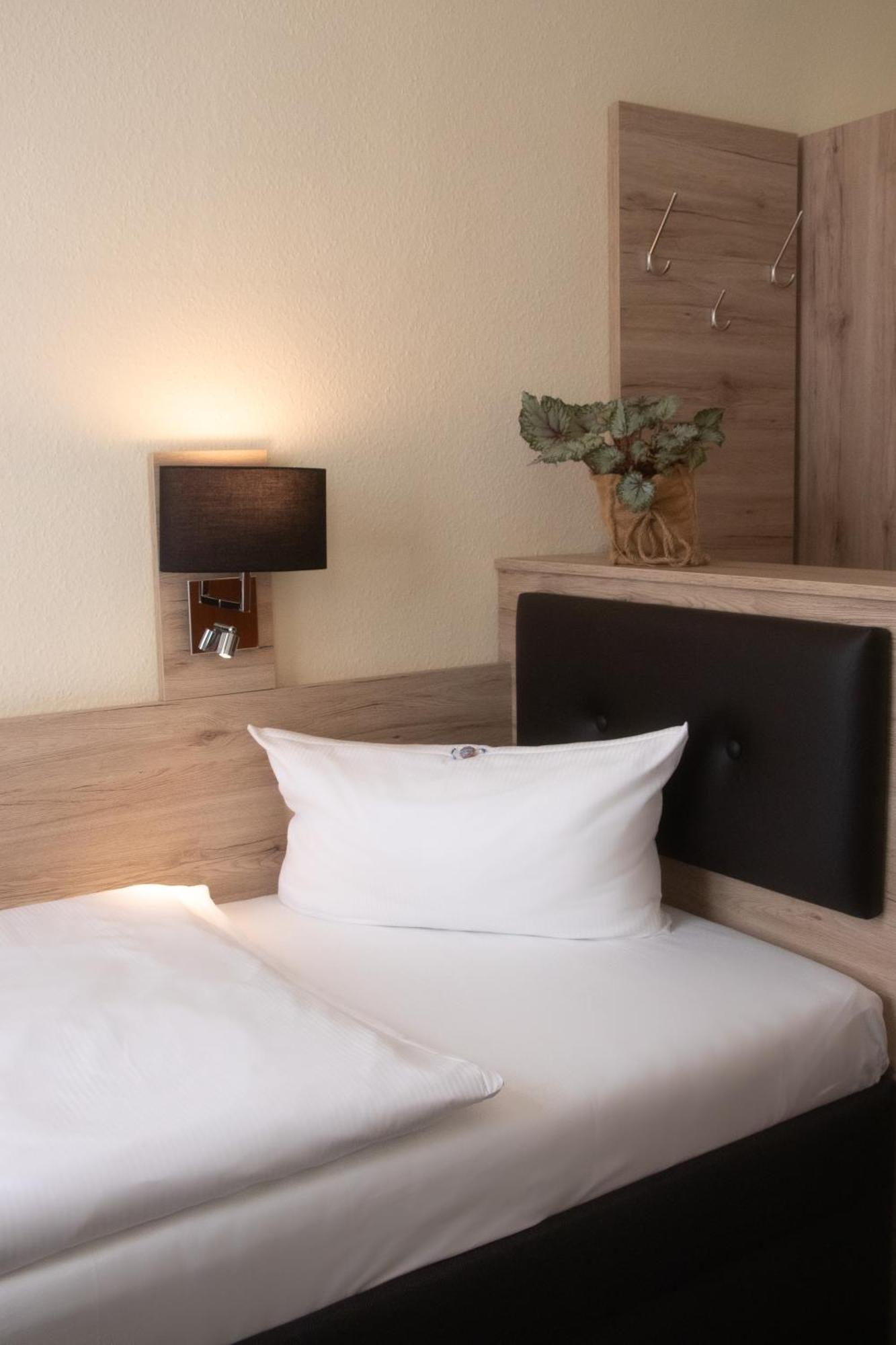 Standard Zweibettzimmer (Straßenseite)