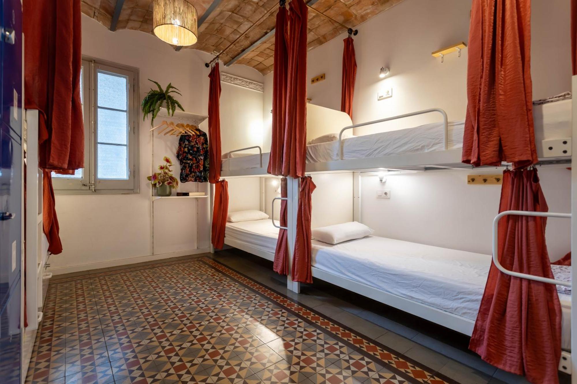 Bed 6-Bed Mixed Dormitory Room