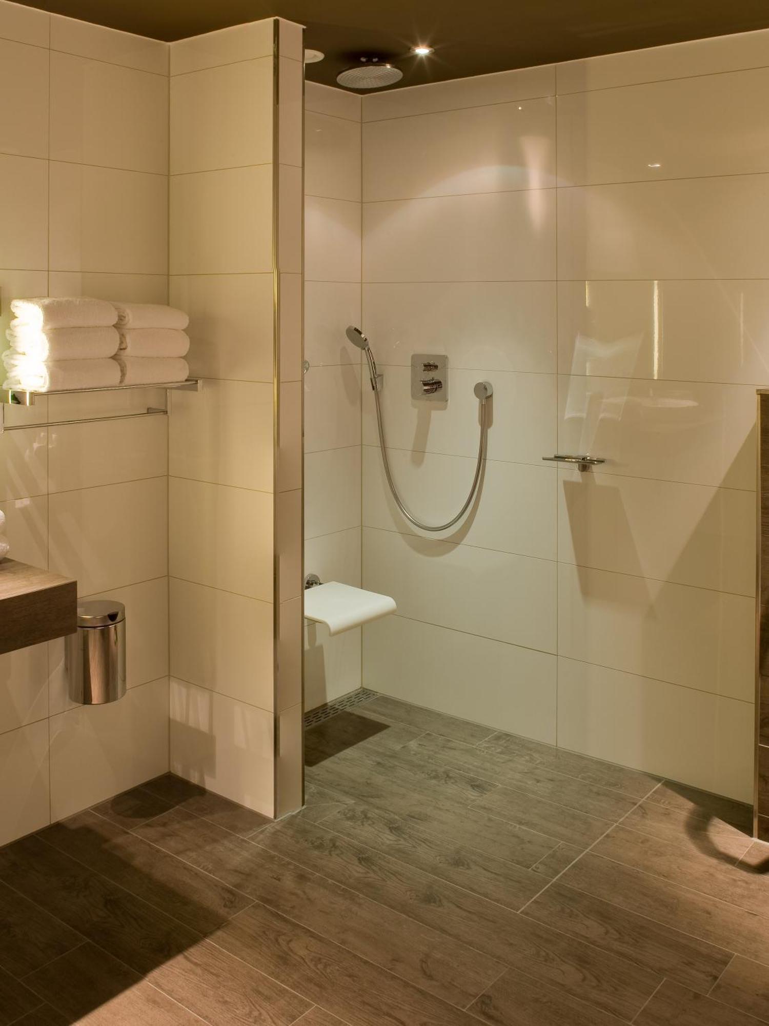 Chambre Double - Accessible aux Personnes à Mobilité Réduite