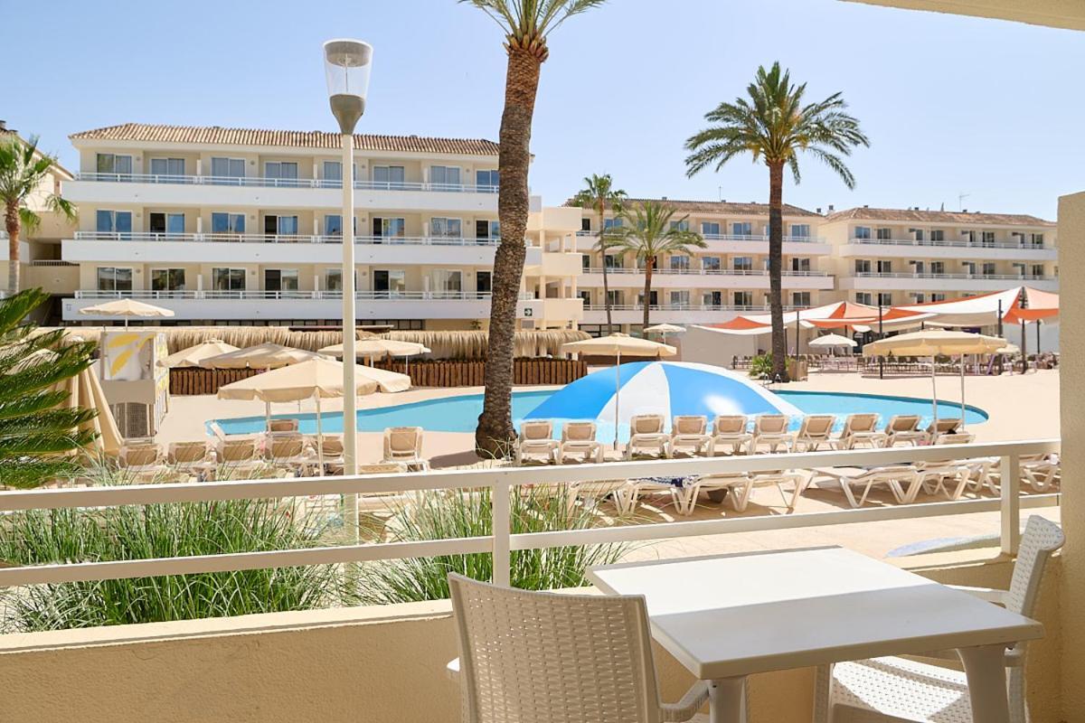 Suite con vistas a la piscina Splash