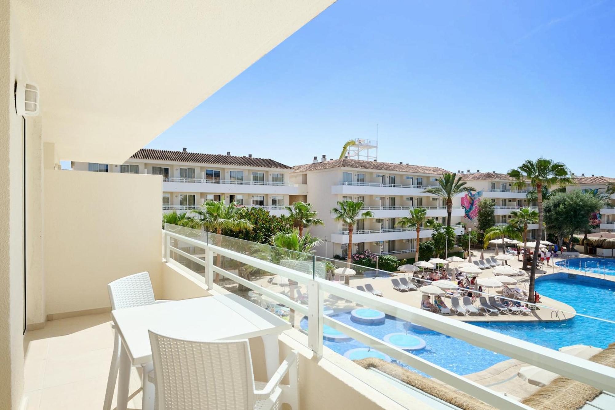 Suite Magnus con vistas a la piscina