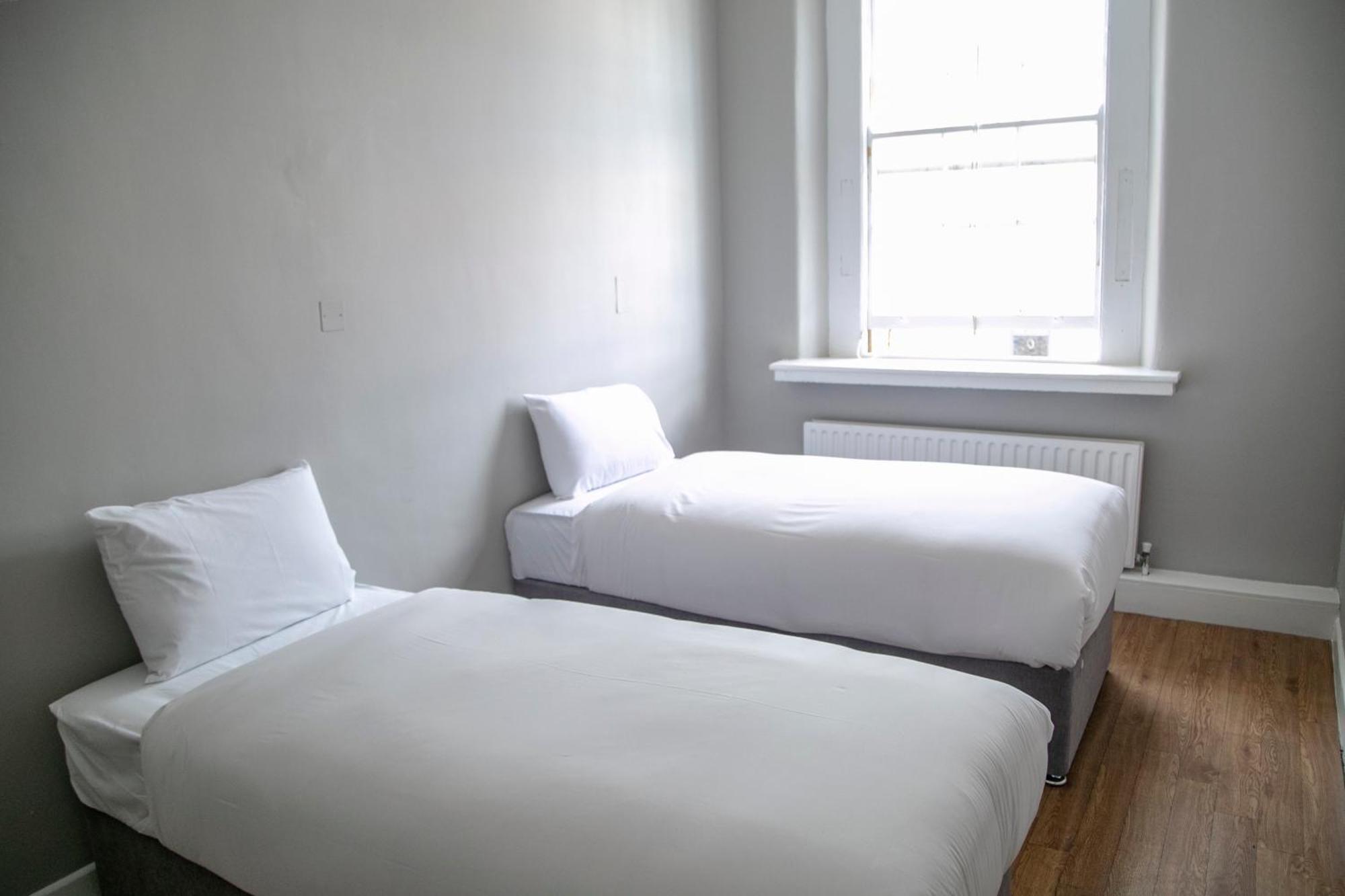 Twin Room,1600710541:JPEG