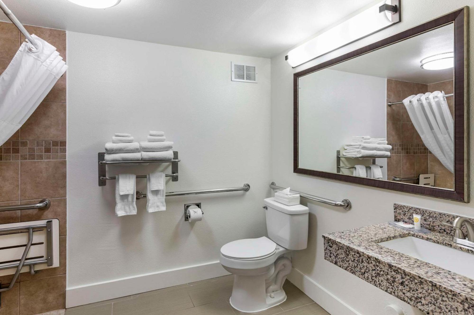 Queen Room with Two Queen Beds - Accessible/Non-Smoking