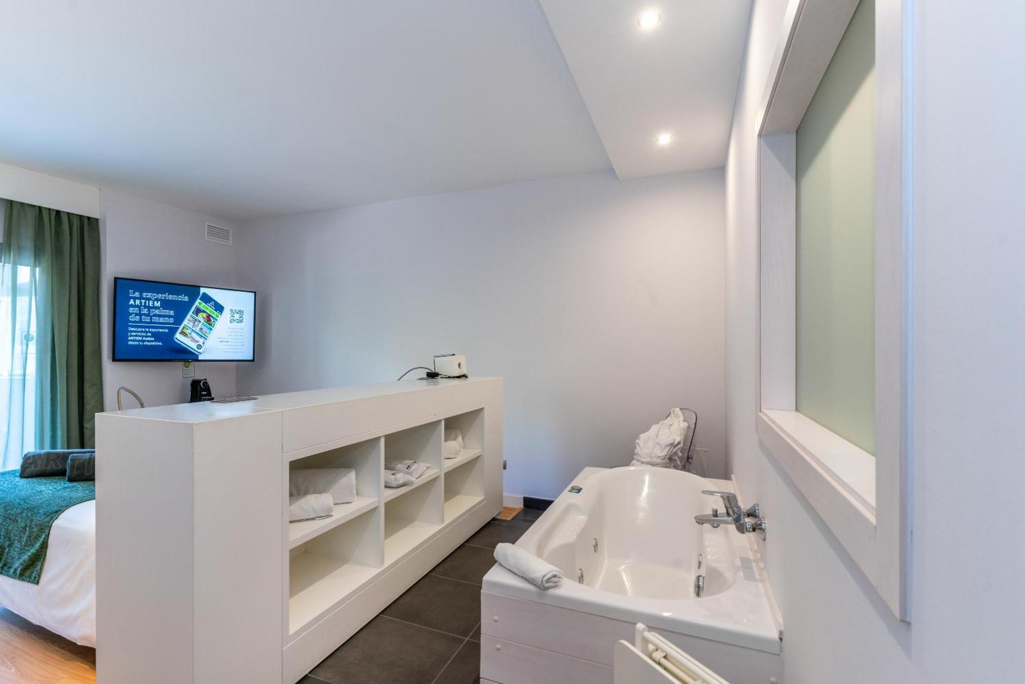 Chambre Lit Queen-Size avec Baignoire Spa