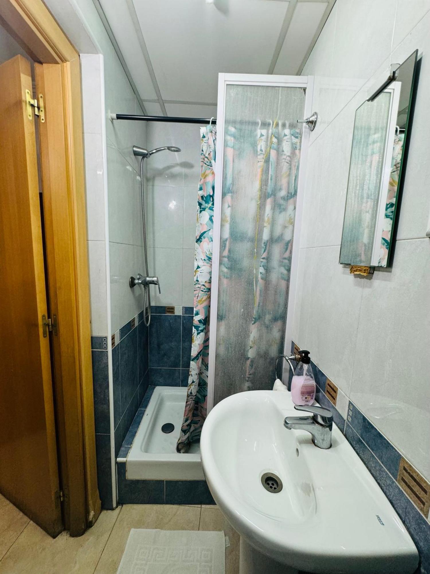 Single Room Private Bathroom