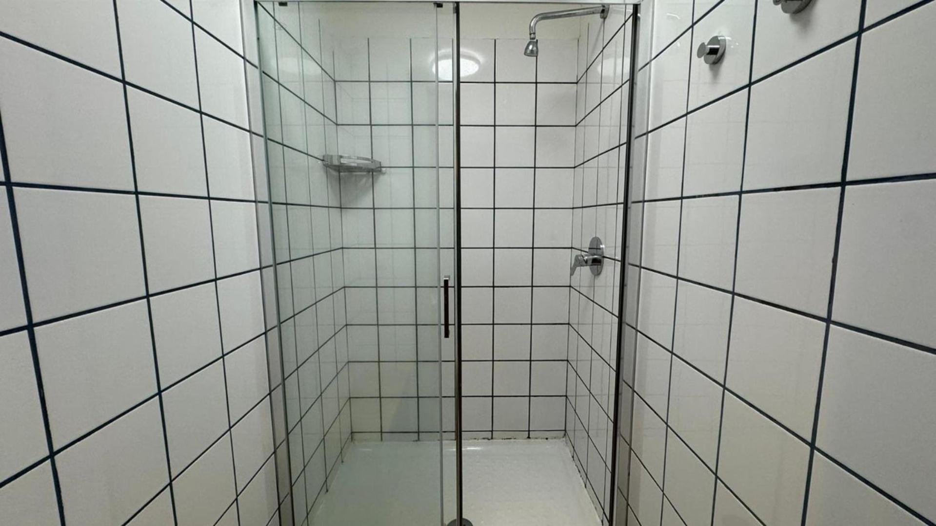 Bed in een Gemengde Slaapzaal met 6 Bedden