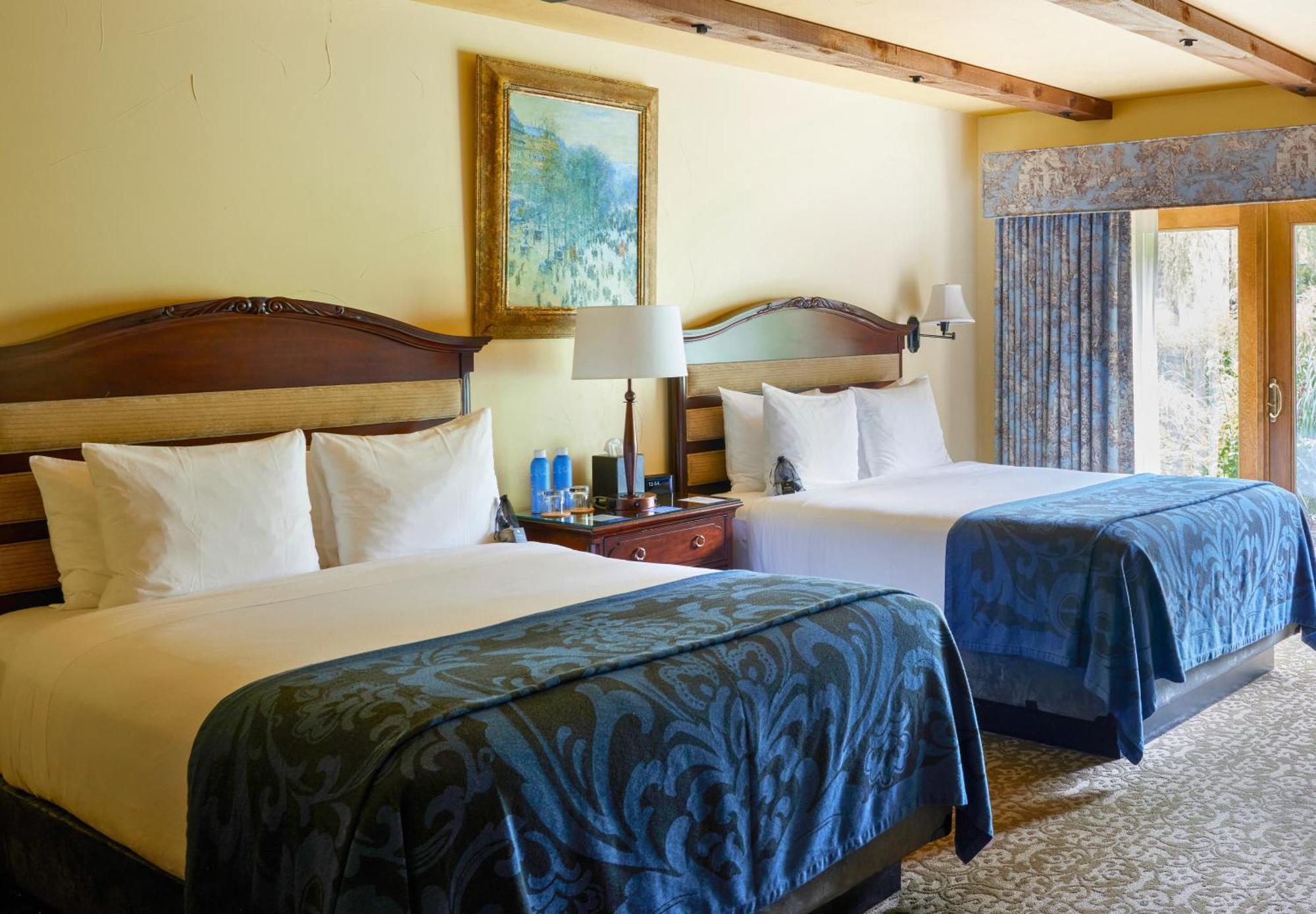 Main Queen Room Two Queen Beds
