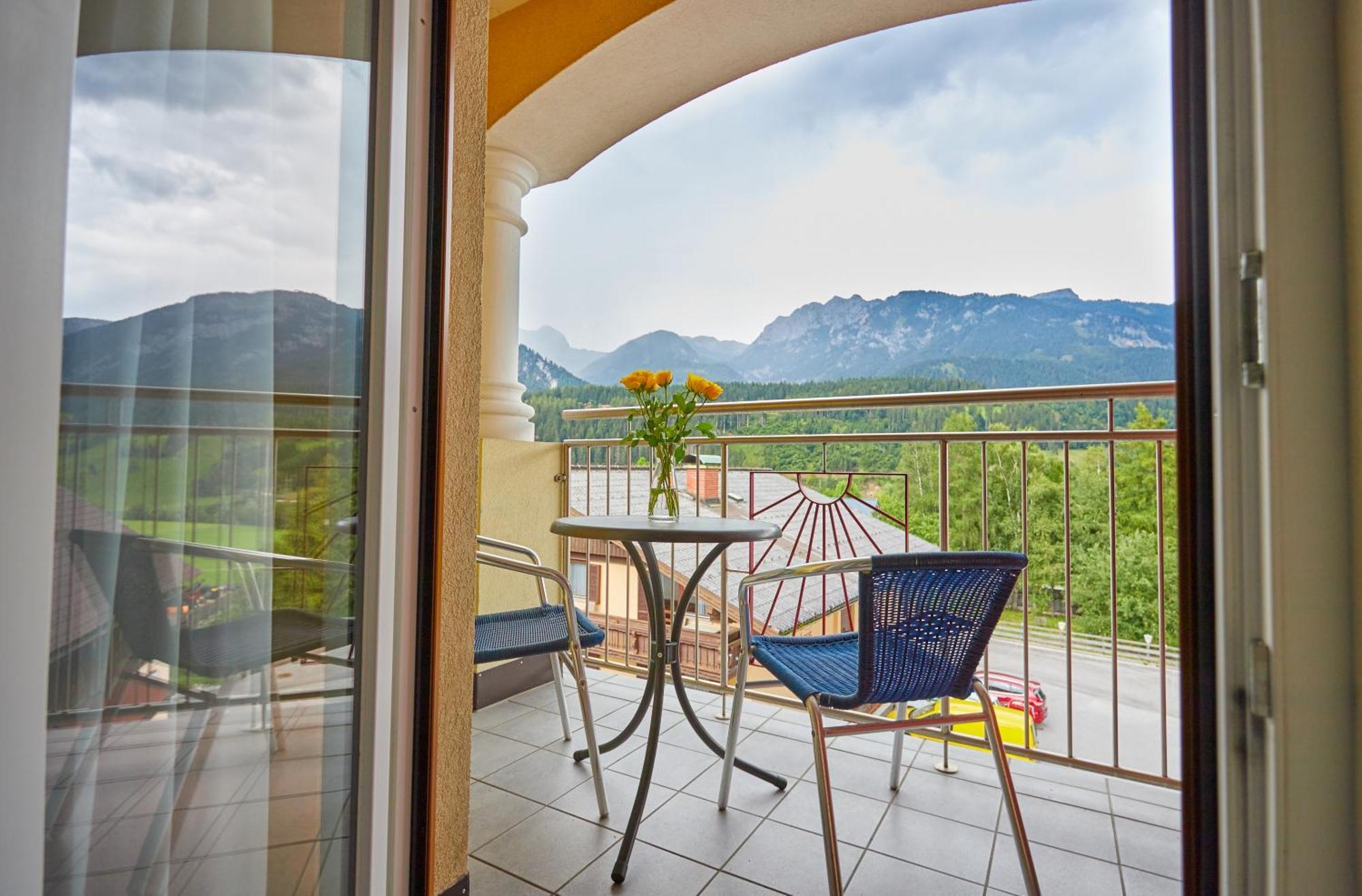 Apartment mit 2 Schlafzimmern und Balkon