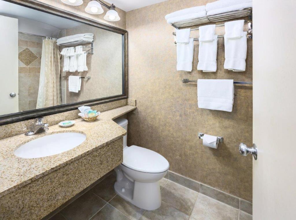 Deluxe King Room,1618831518:JPEG