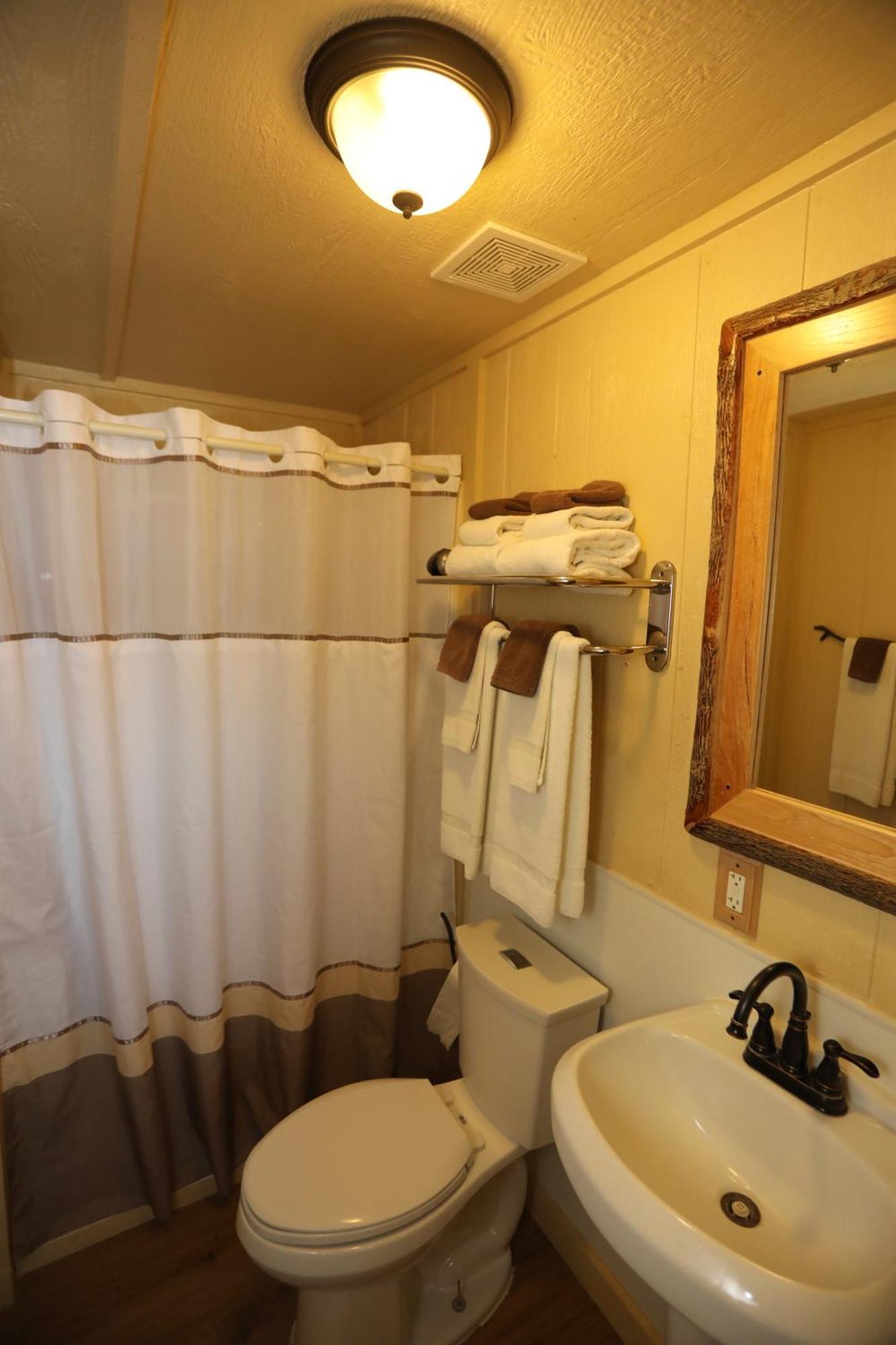 Double or Twin Room,1619801844:JPEG