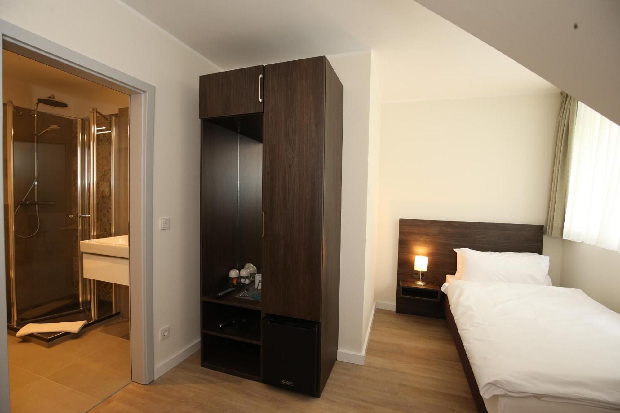 Single Room with Shower