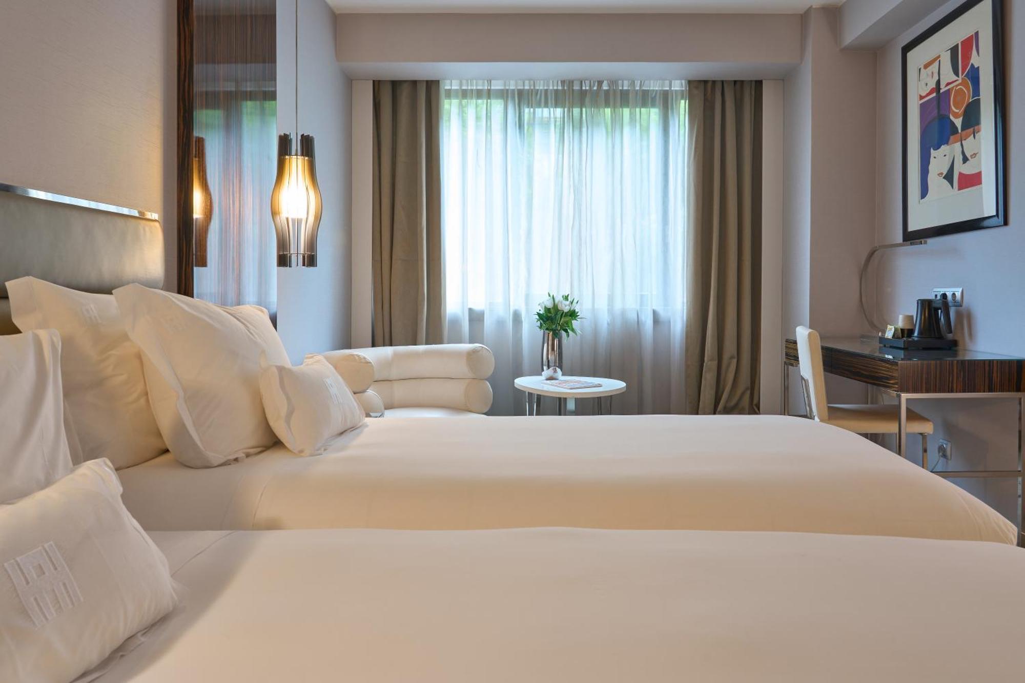 Deluxe Queen Room