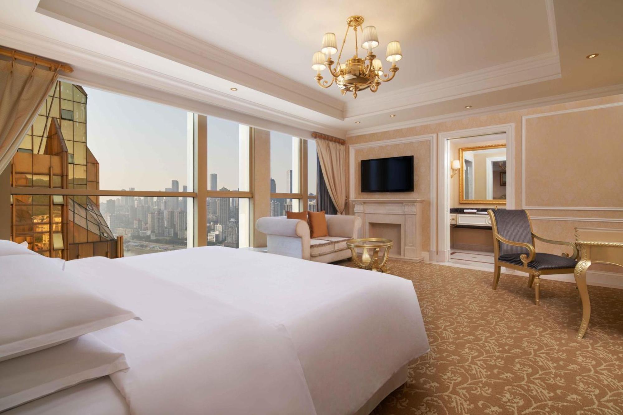 Club Grand Room