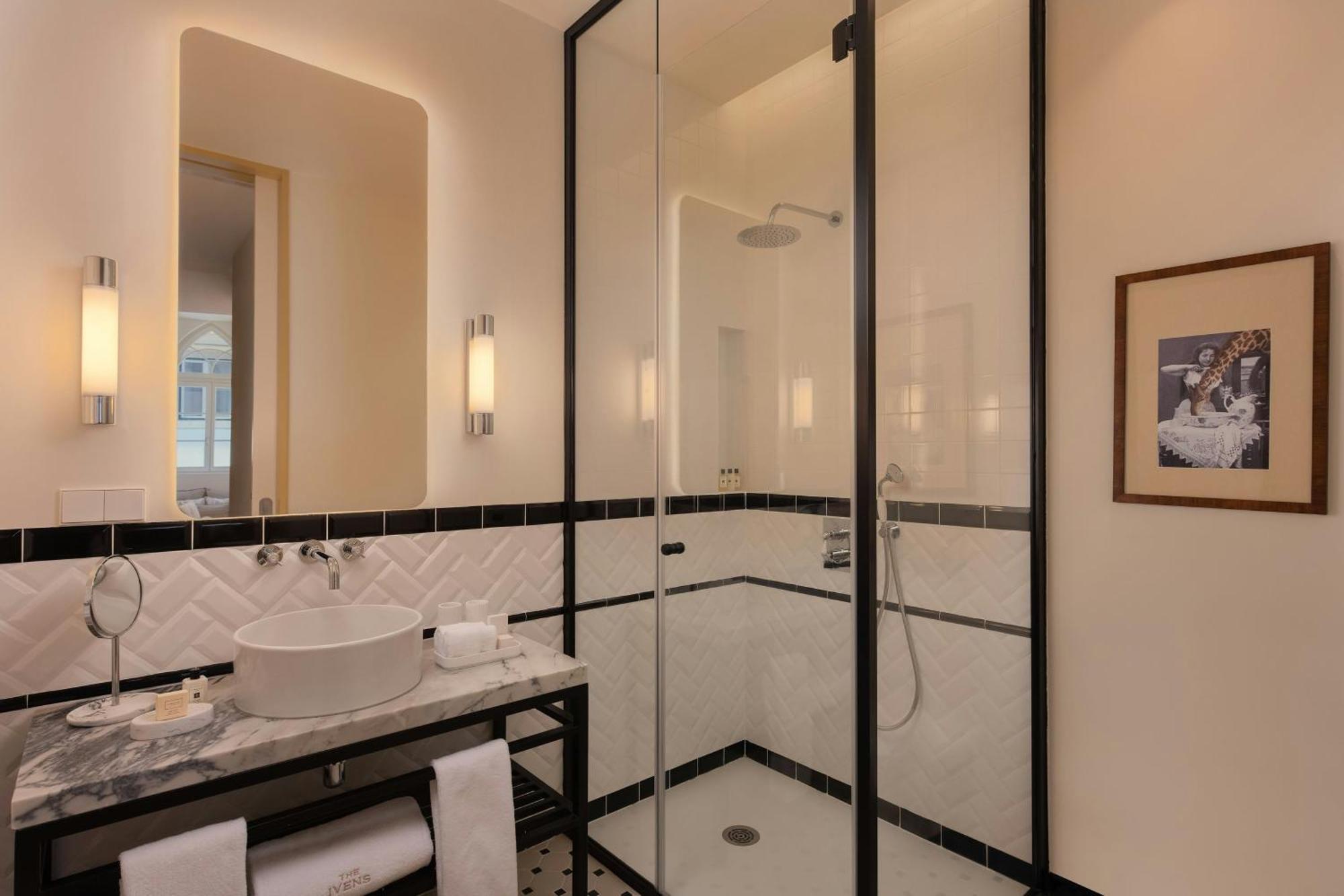 Quarto Capelo com 1 Cama King-size e Vista Pátio