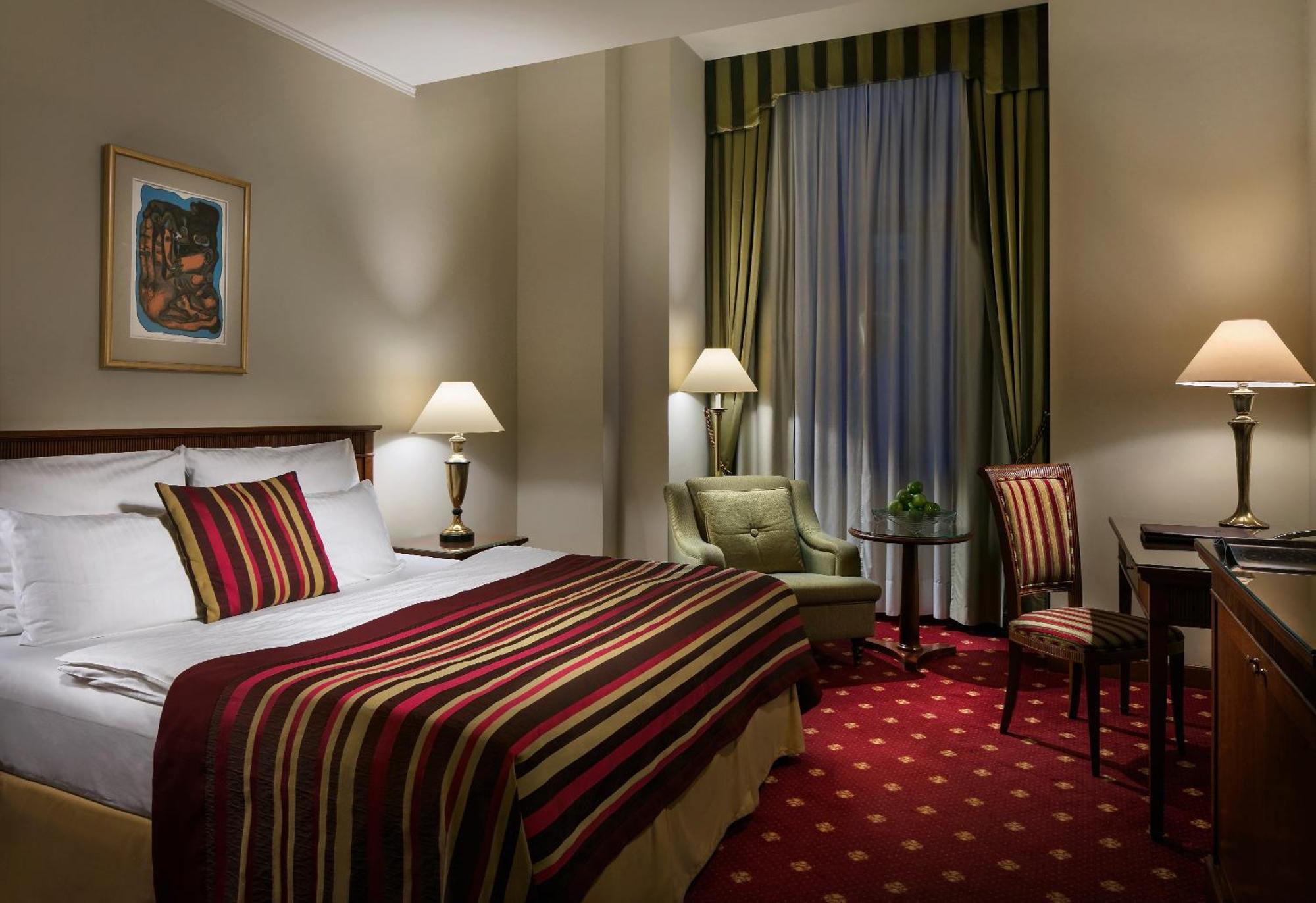 Deluxe Double or Twin Room