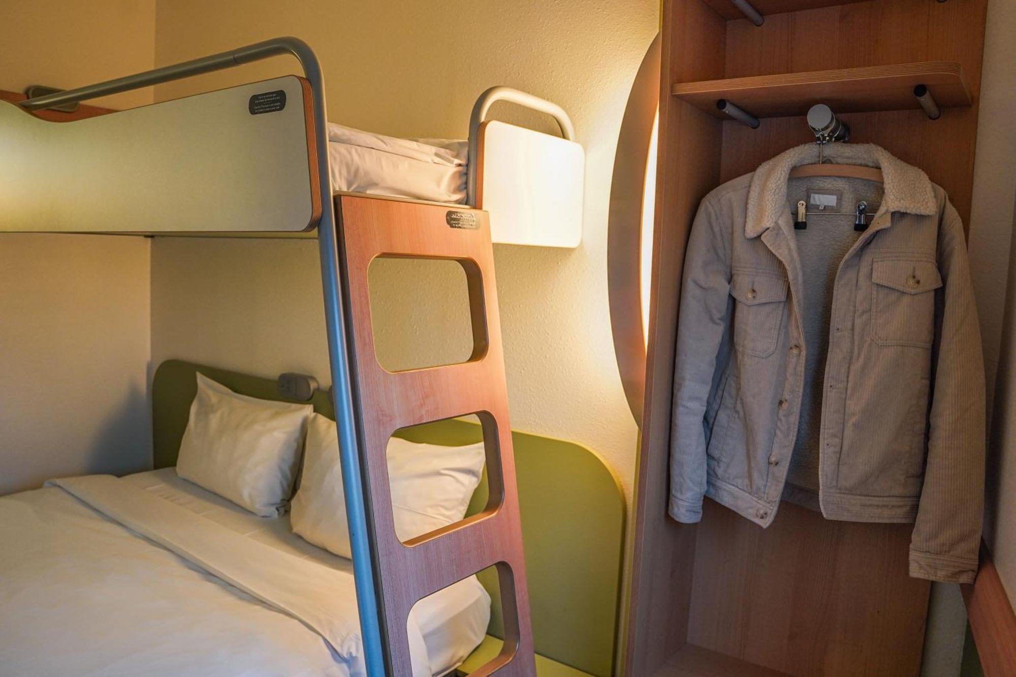 Twin Room,1704908136:JPEG