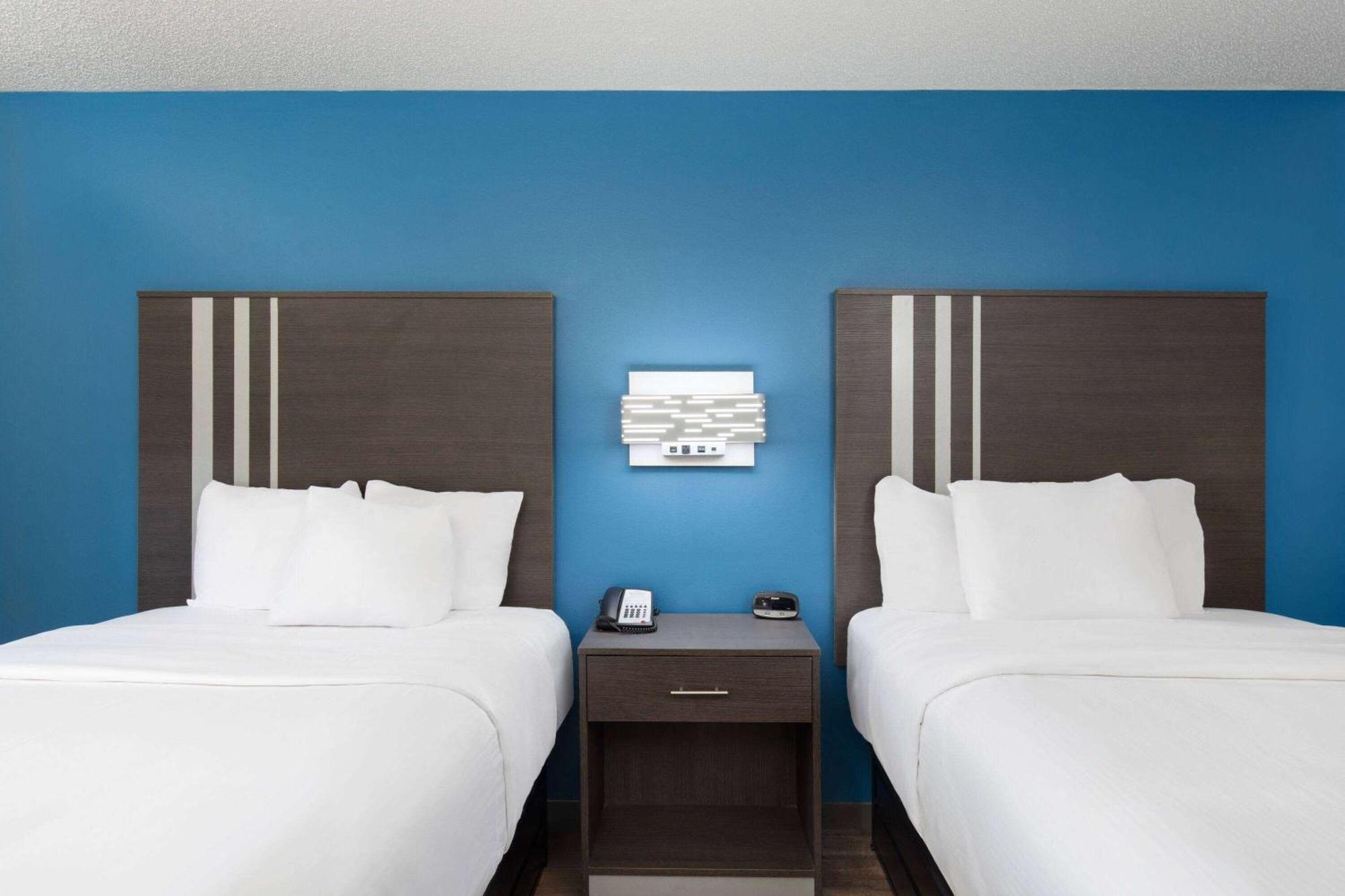 Double Room Two Double Beds Mobility Access or Non-Smoking,1648903245:JPEG