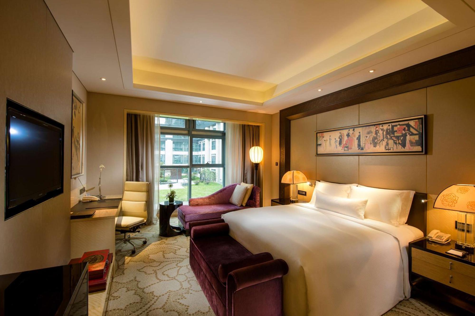 Executive King Room