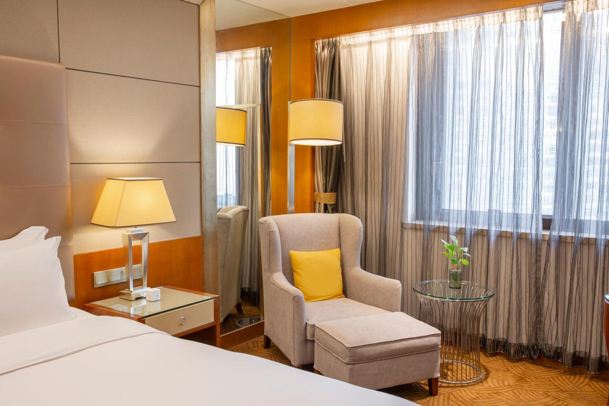 Luxury Room King Bed