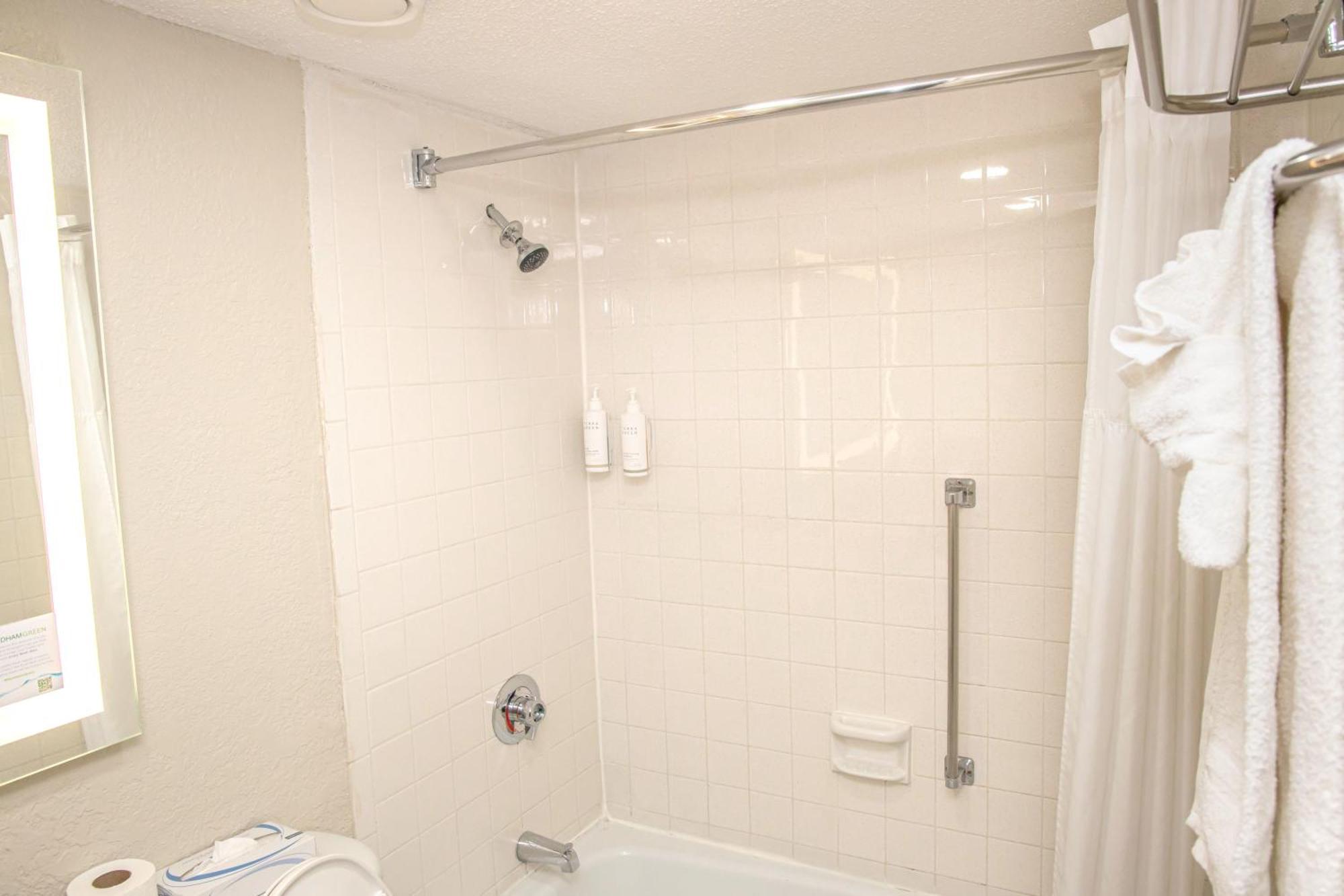 King Room - Mobility Access/Non-Smoking