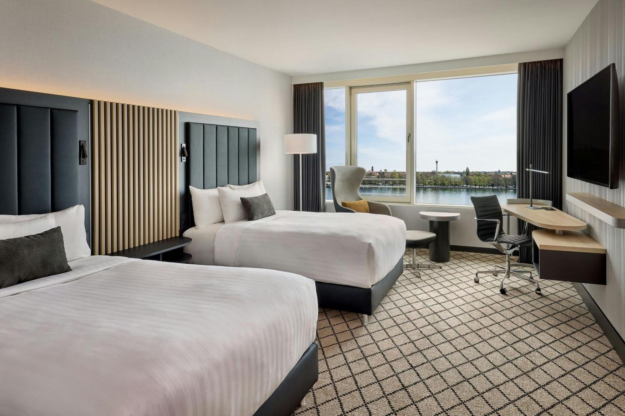 Twin Room Lake Side