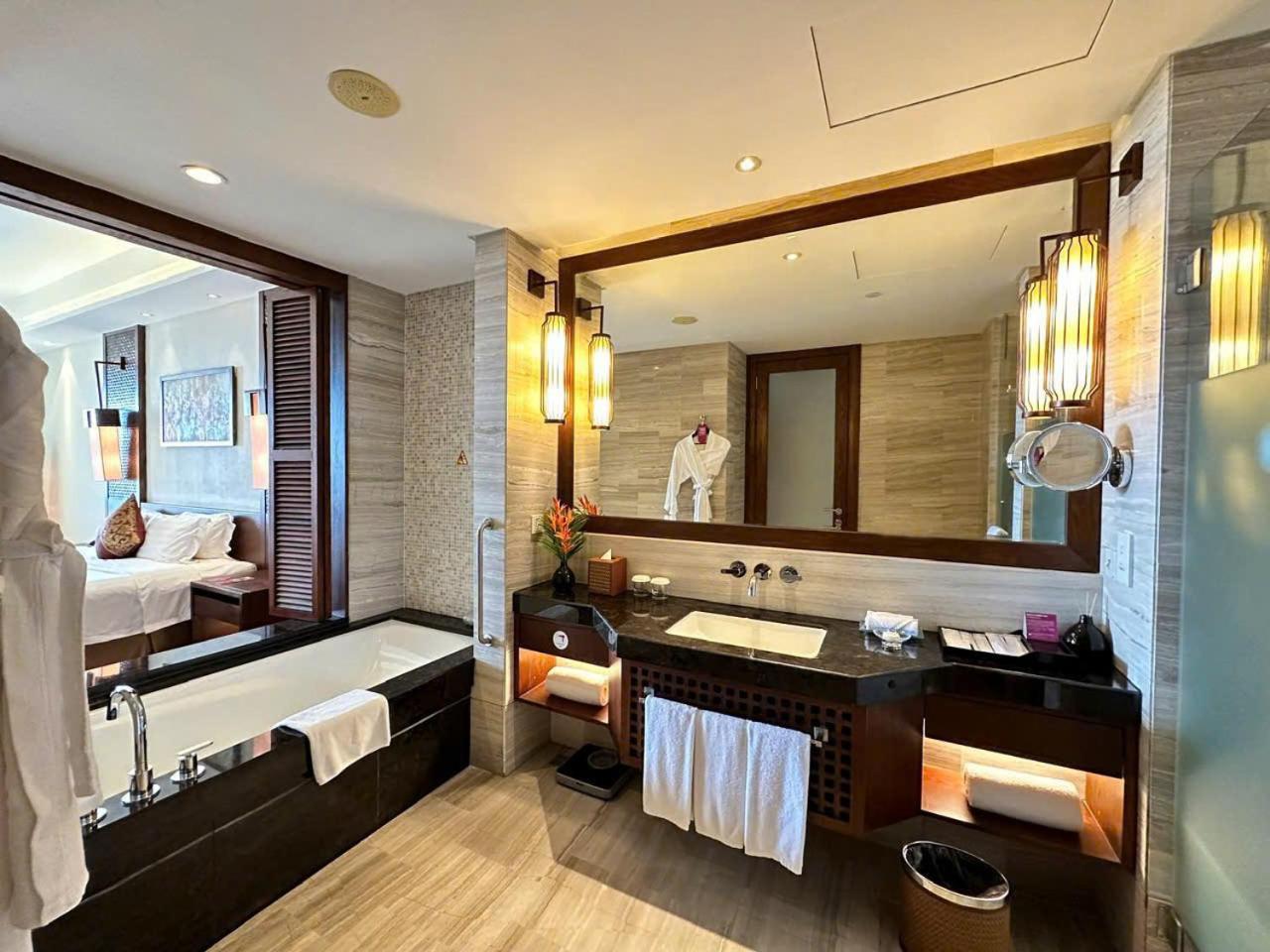 Premier Twin Room Balcony City View