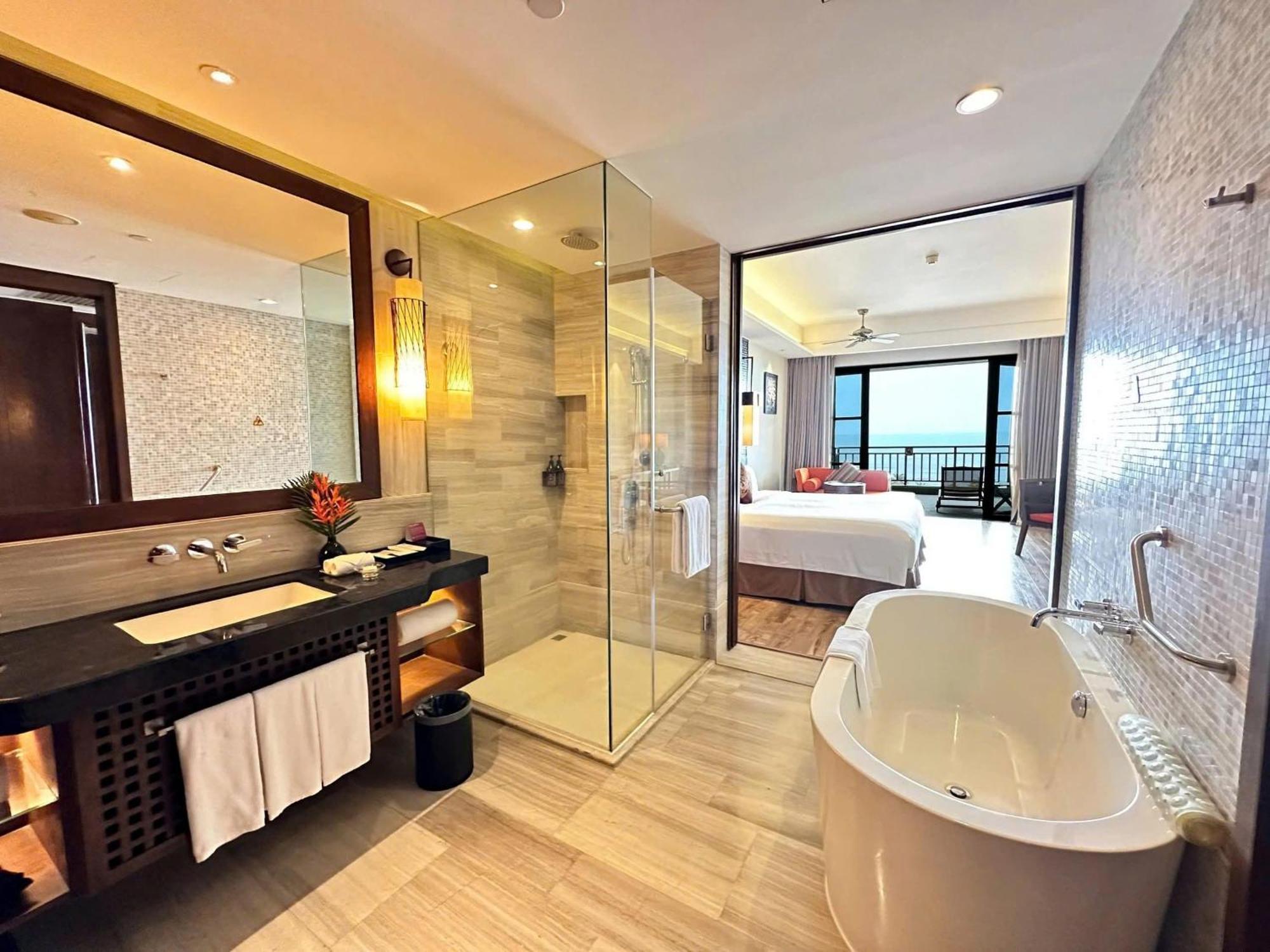 Premier Twin Room Balcony City View