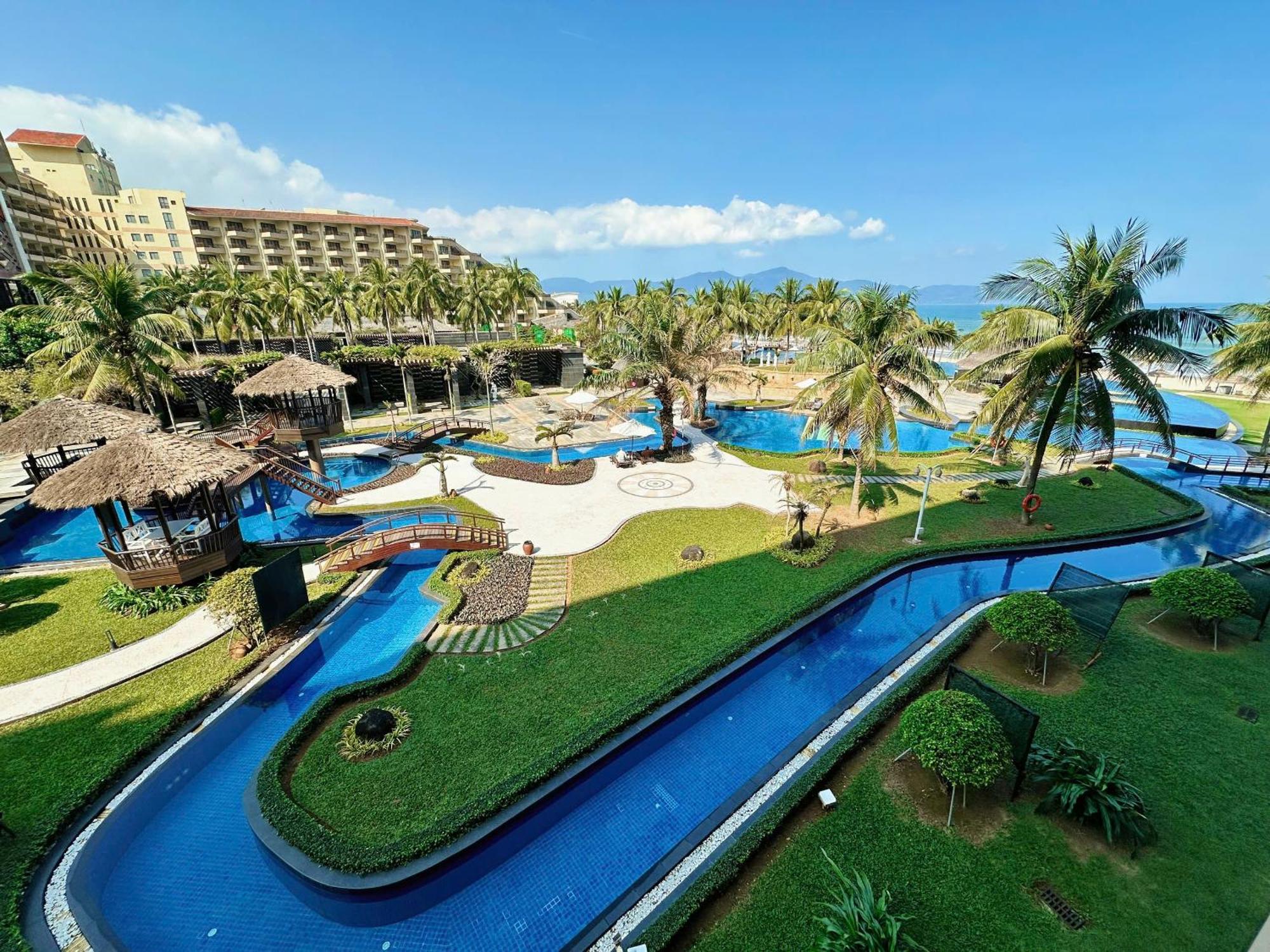 Premier Twin Room Balcony Garden View