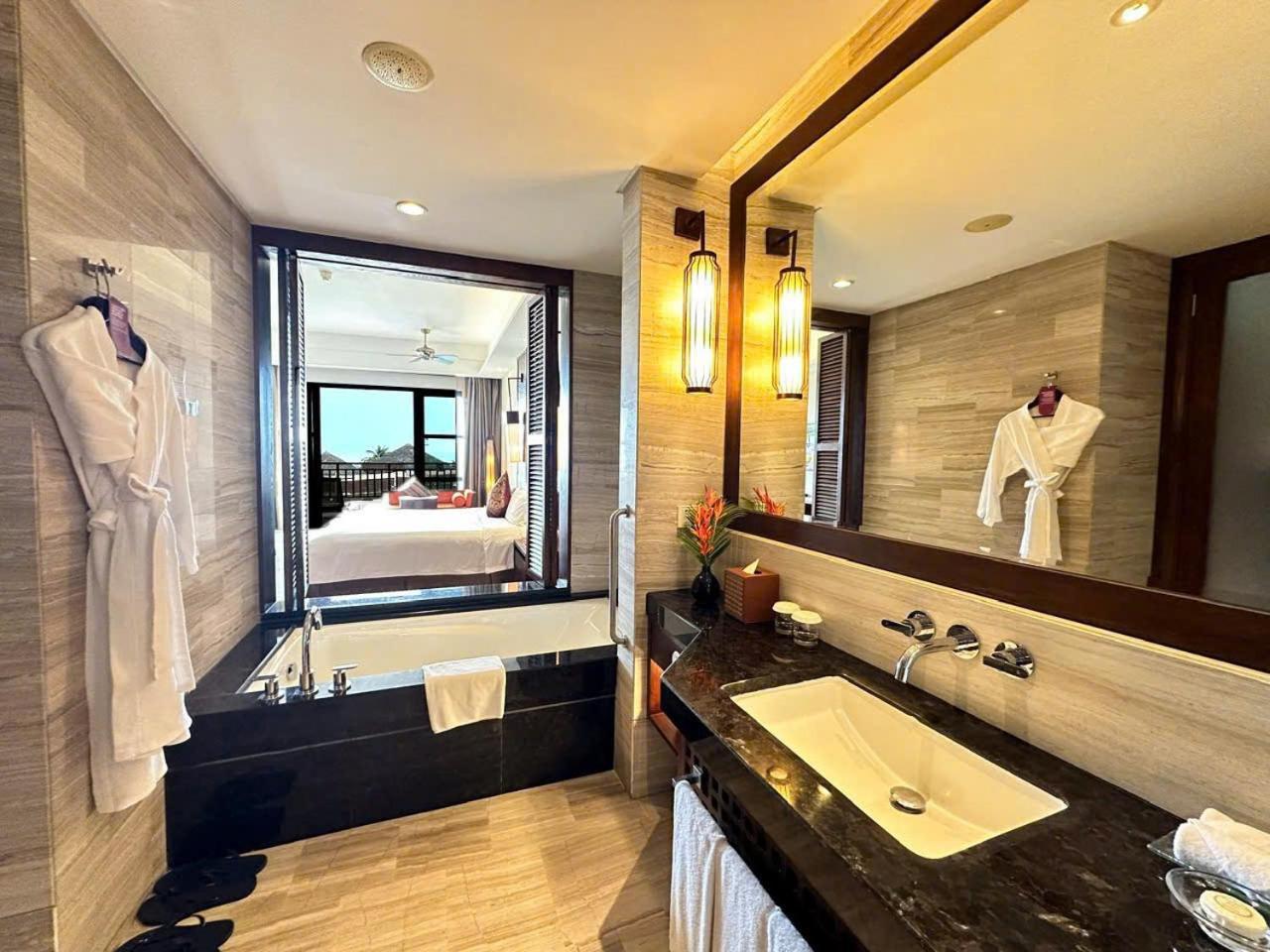 Premier Twin Room Balcony Garden View