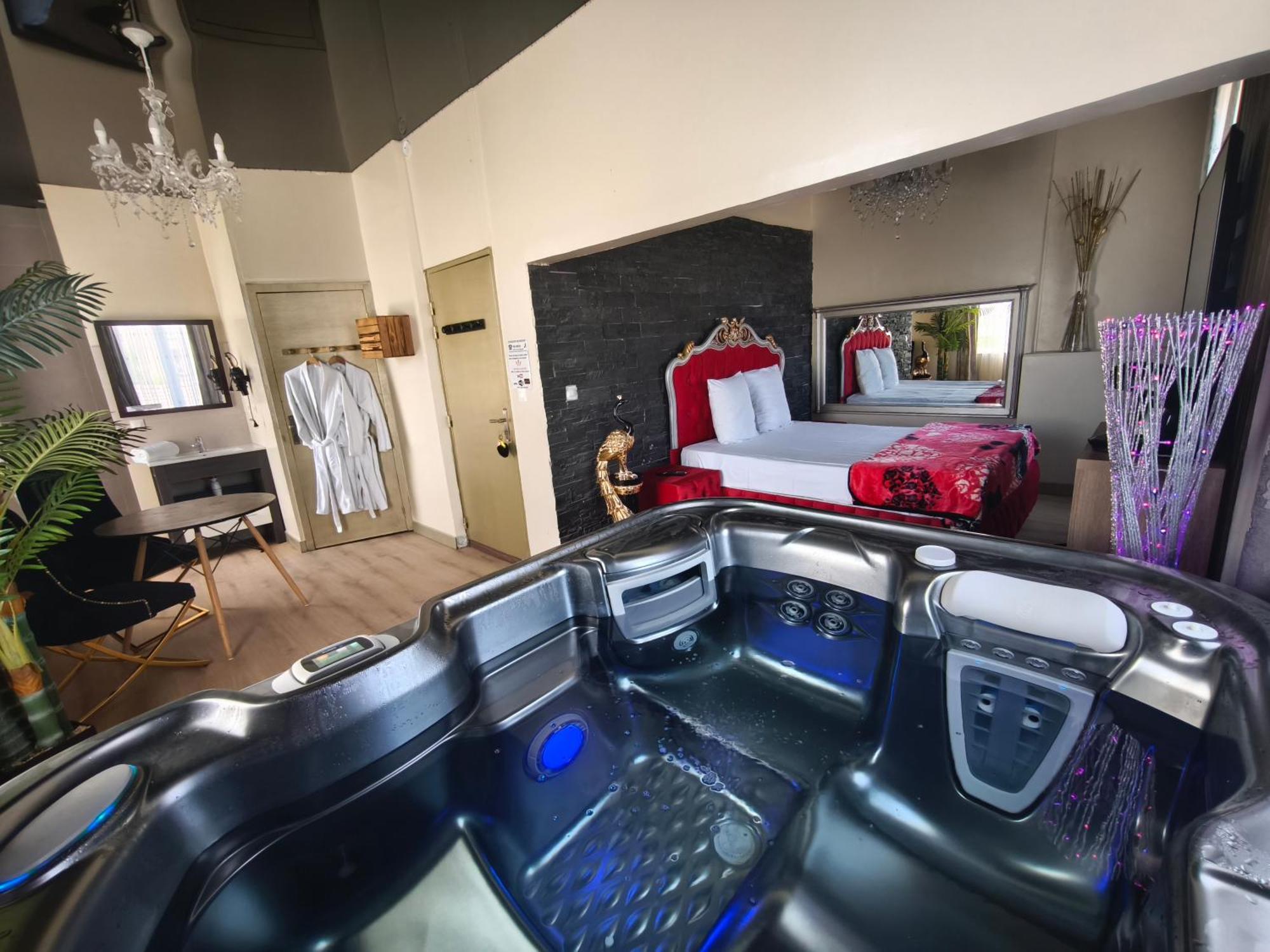 Chambre Lit Queen-Size avec Baignoire Spa