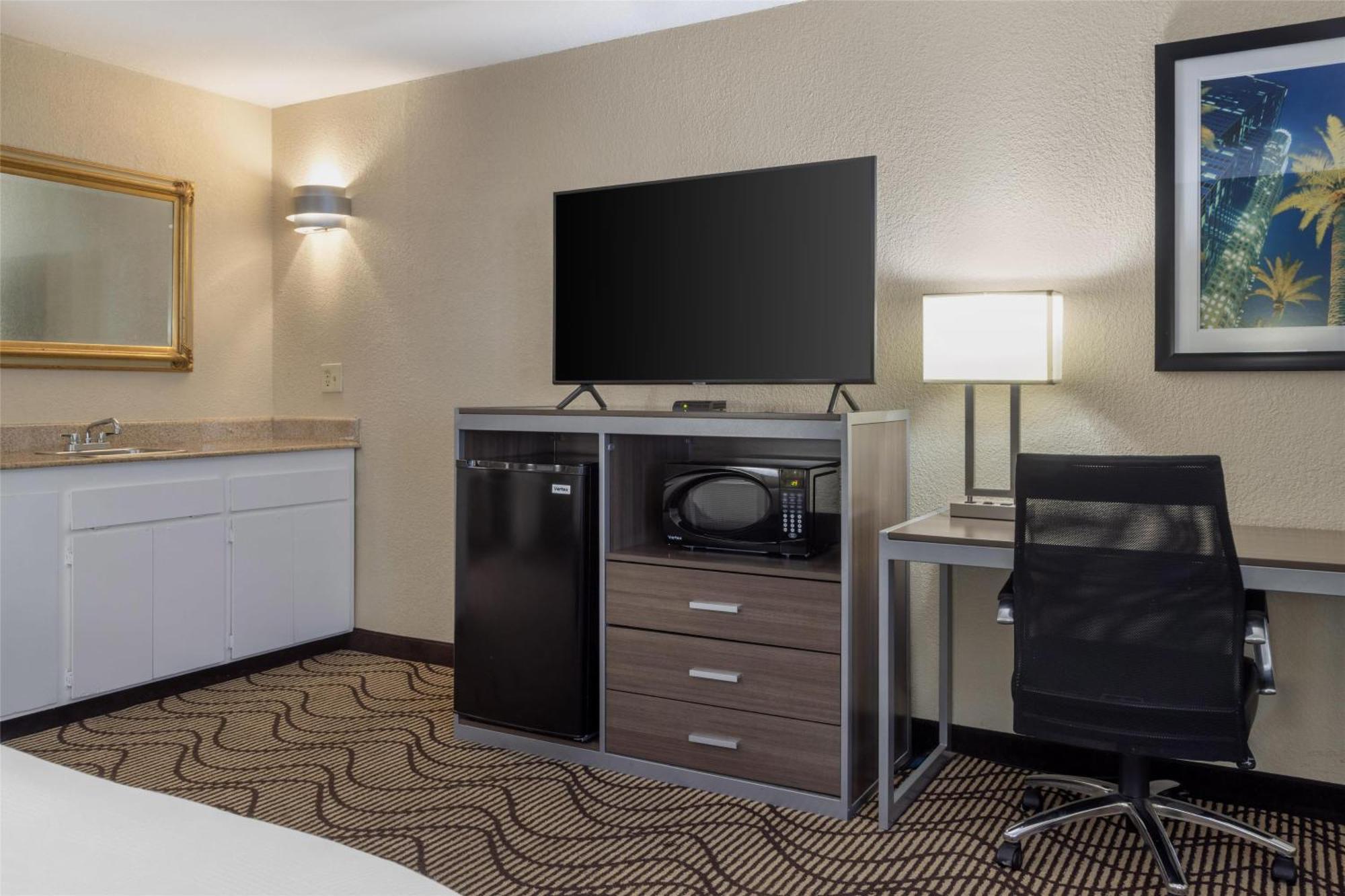 King Room with Jetted Tub