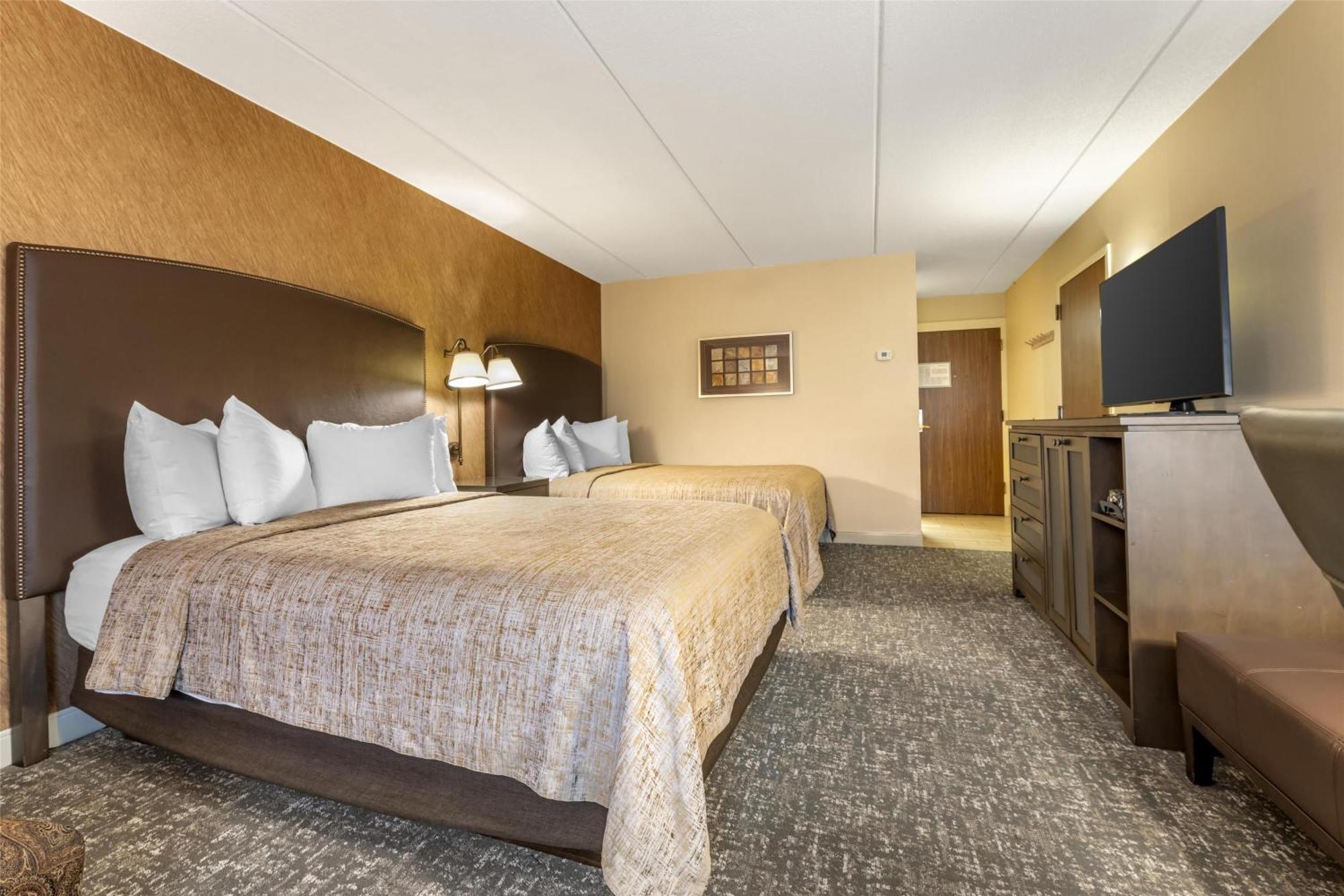 Deluxe Queen Room with Two Queen Beds - Non Smoking